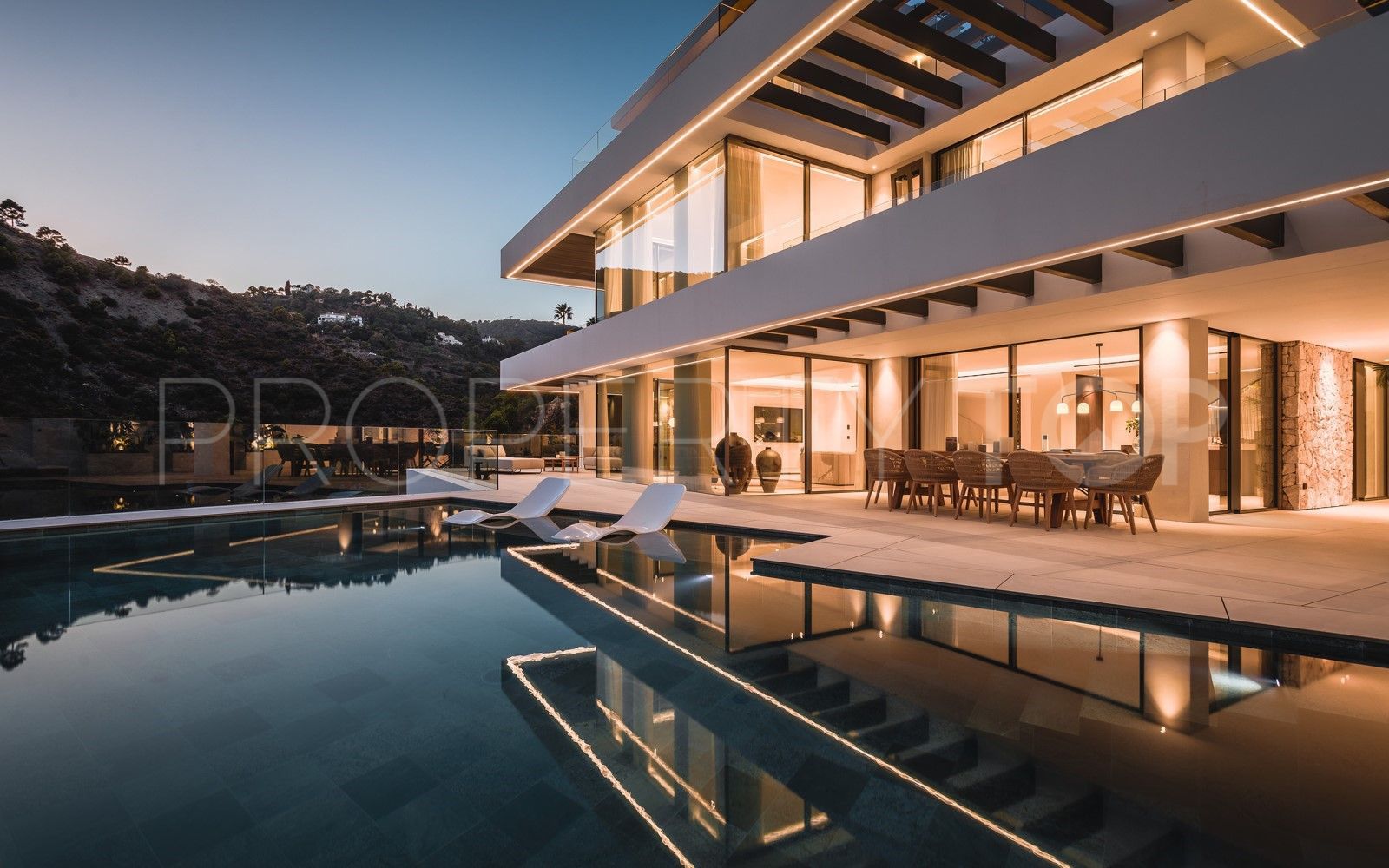 For sale villa with 6 bedrooms in Lomas de La Quinta