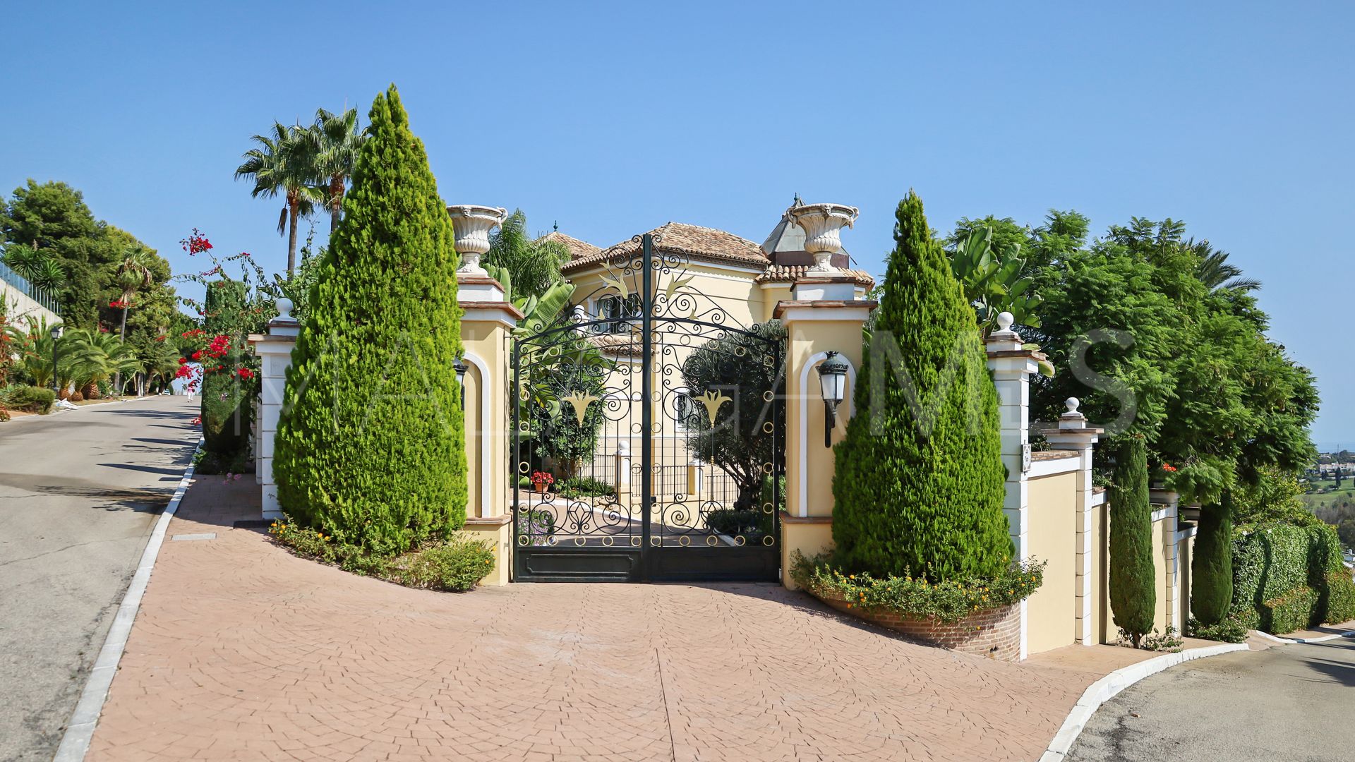 Palacio for sale with 5 bedrooms in Paraiso Alto
