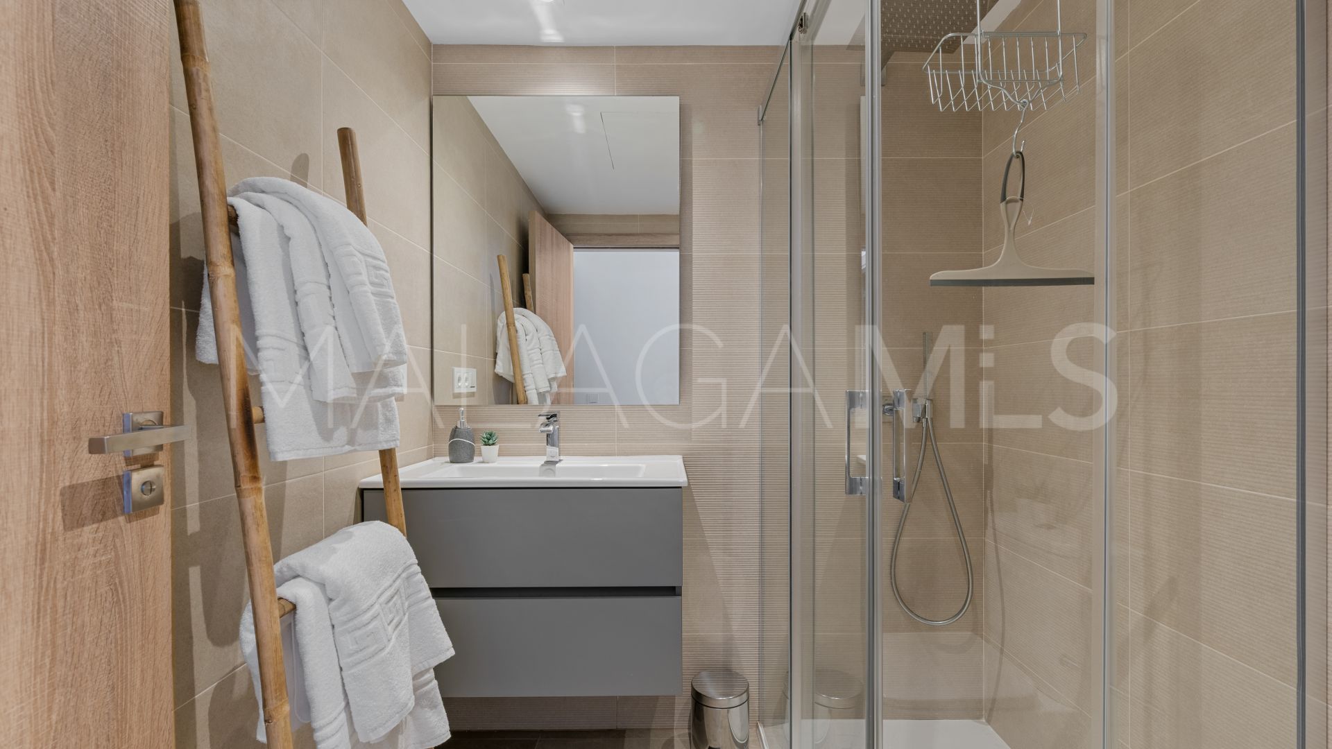 Erdgeschosswohnung for sale in Estepona Golf