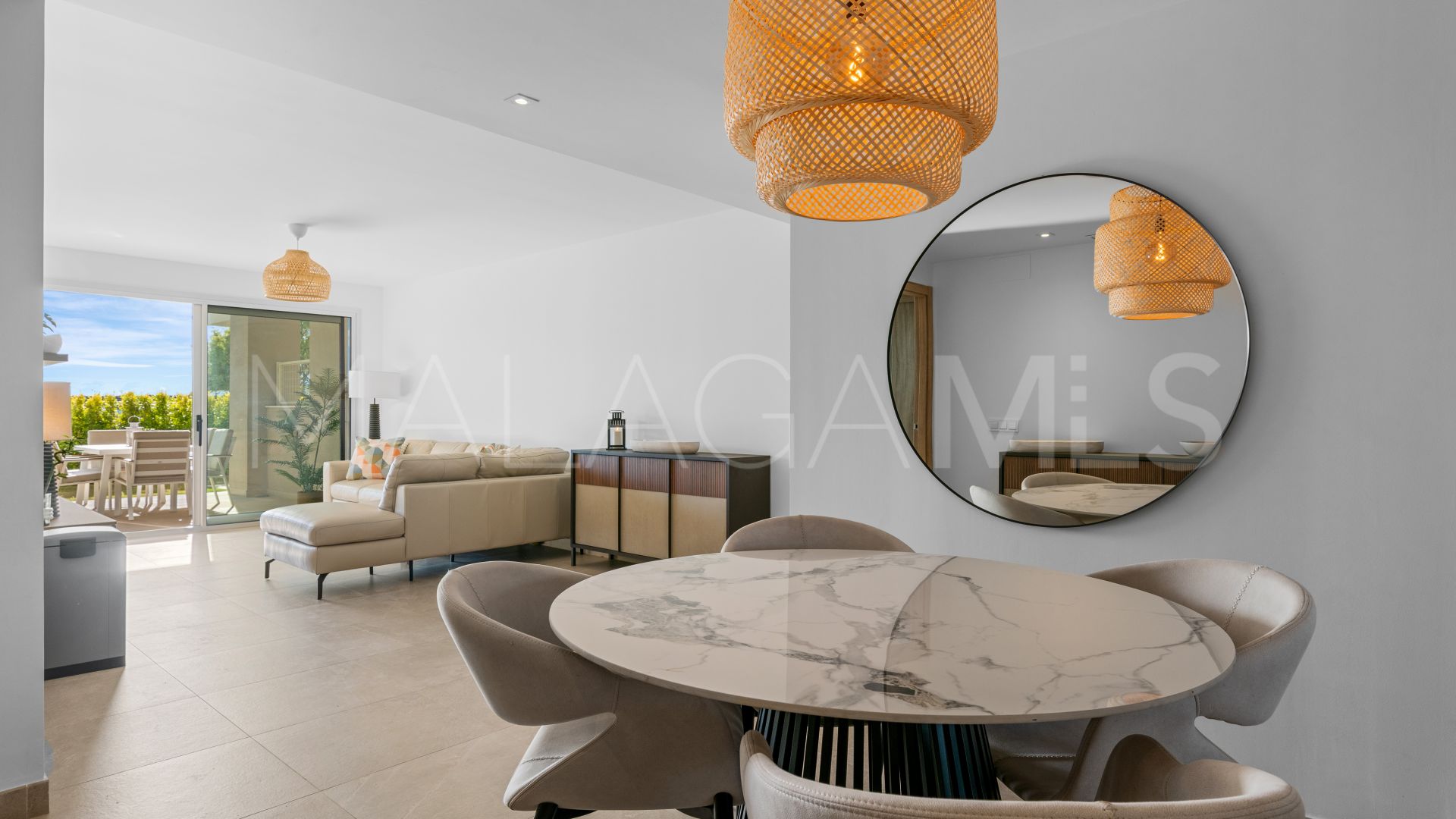 Erdgeschosswohnung for sale in Estepona Golf