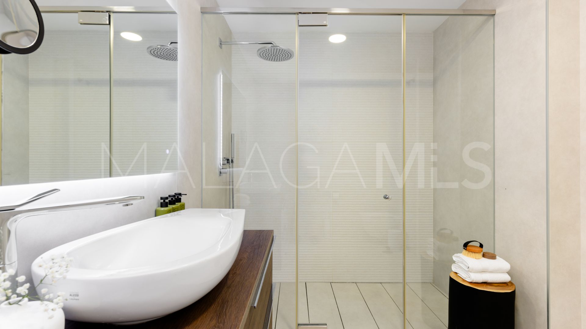 Takvåning for sale in The Edge