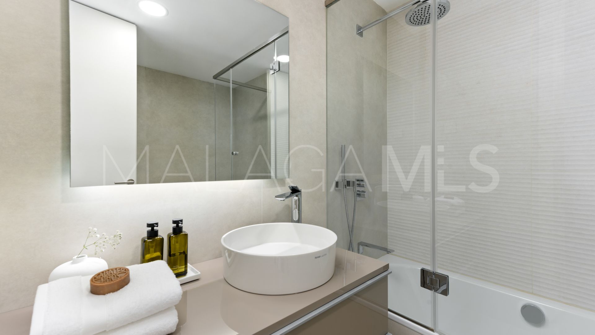 Takvåning for sale in The Edge