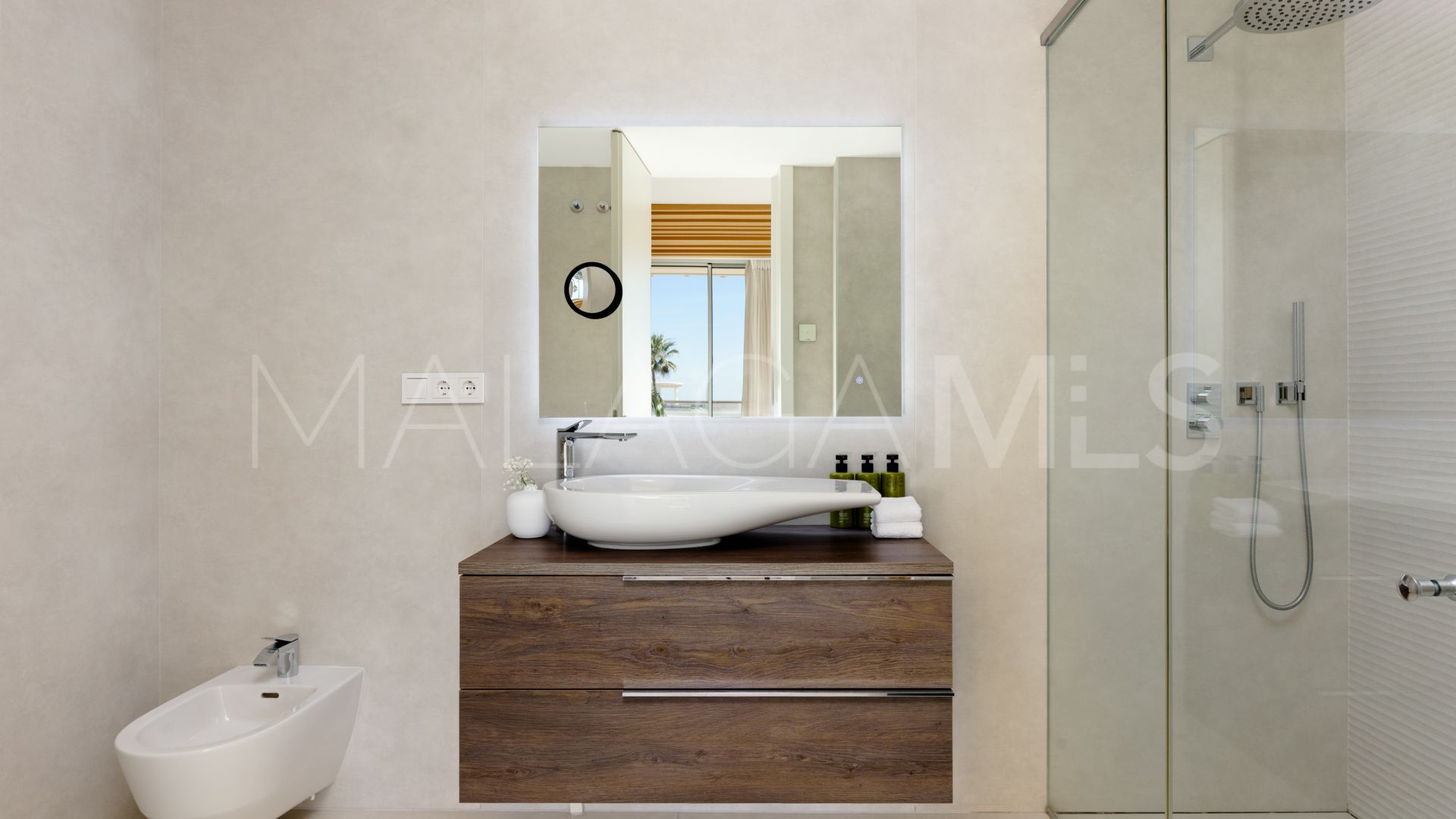 Takvåning for sale in The Edge