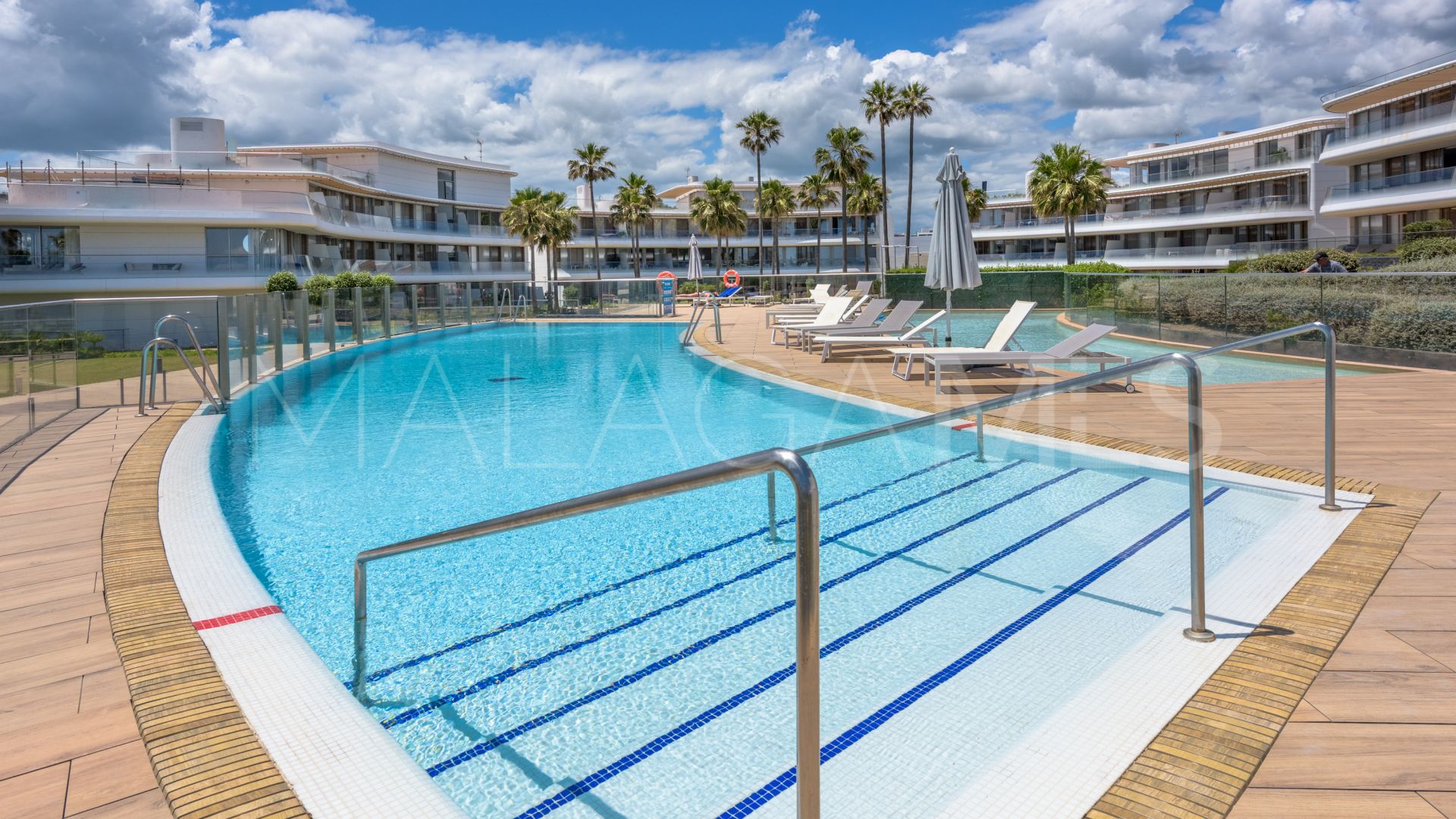 Takvåning for sale in The Edge