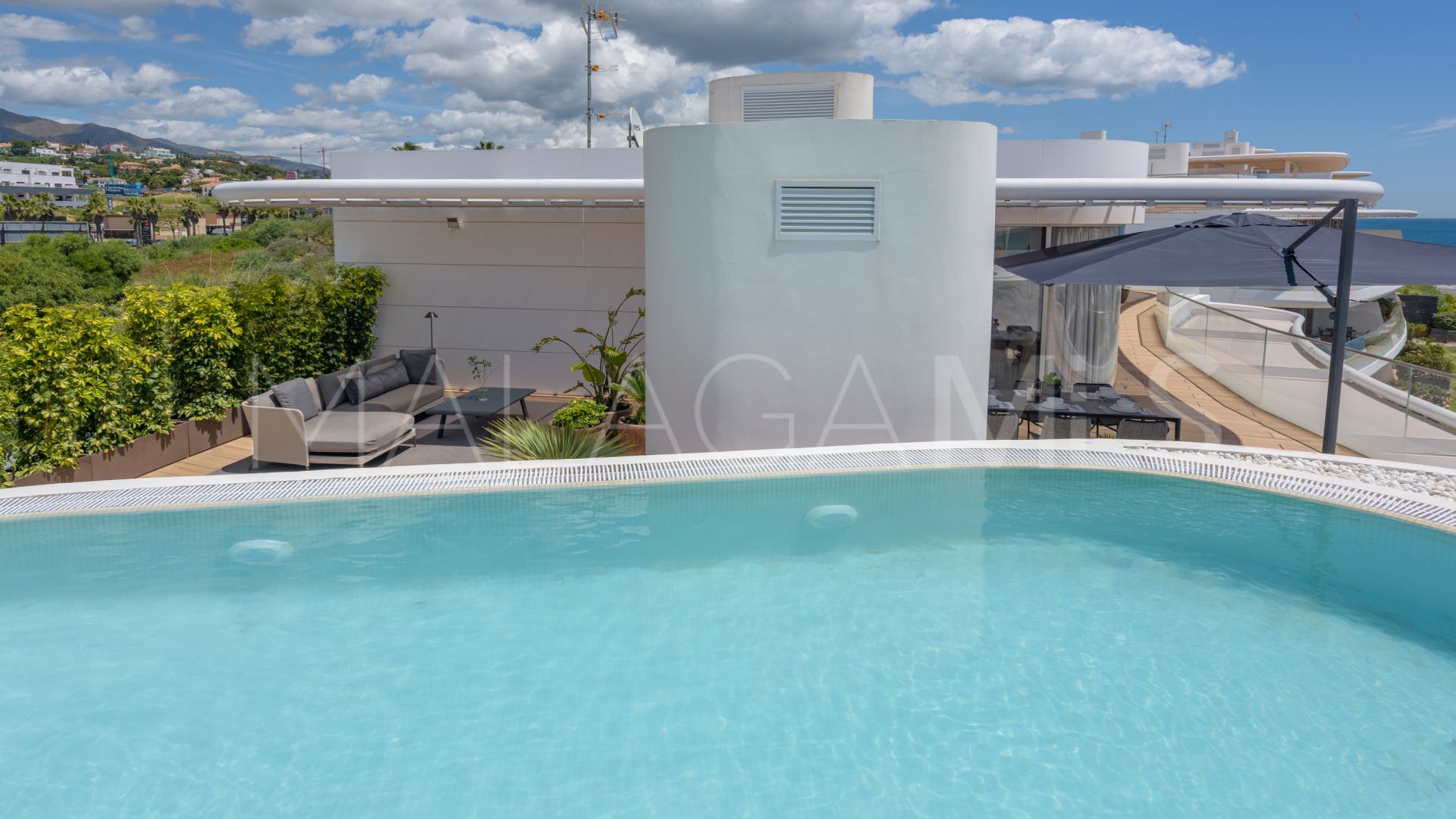 Takvåning for sale in The Edge