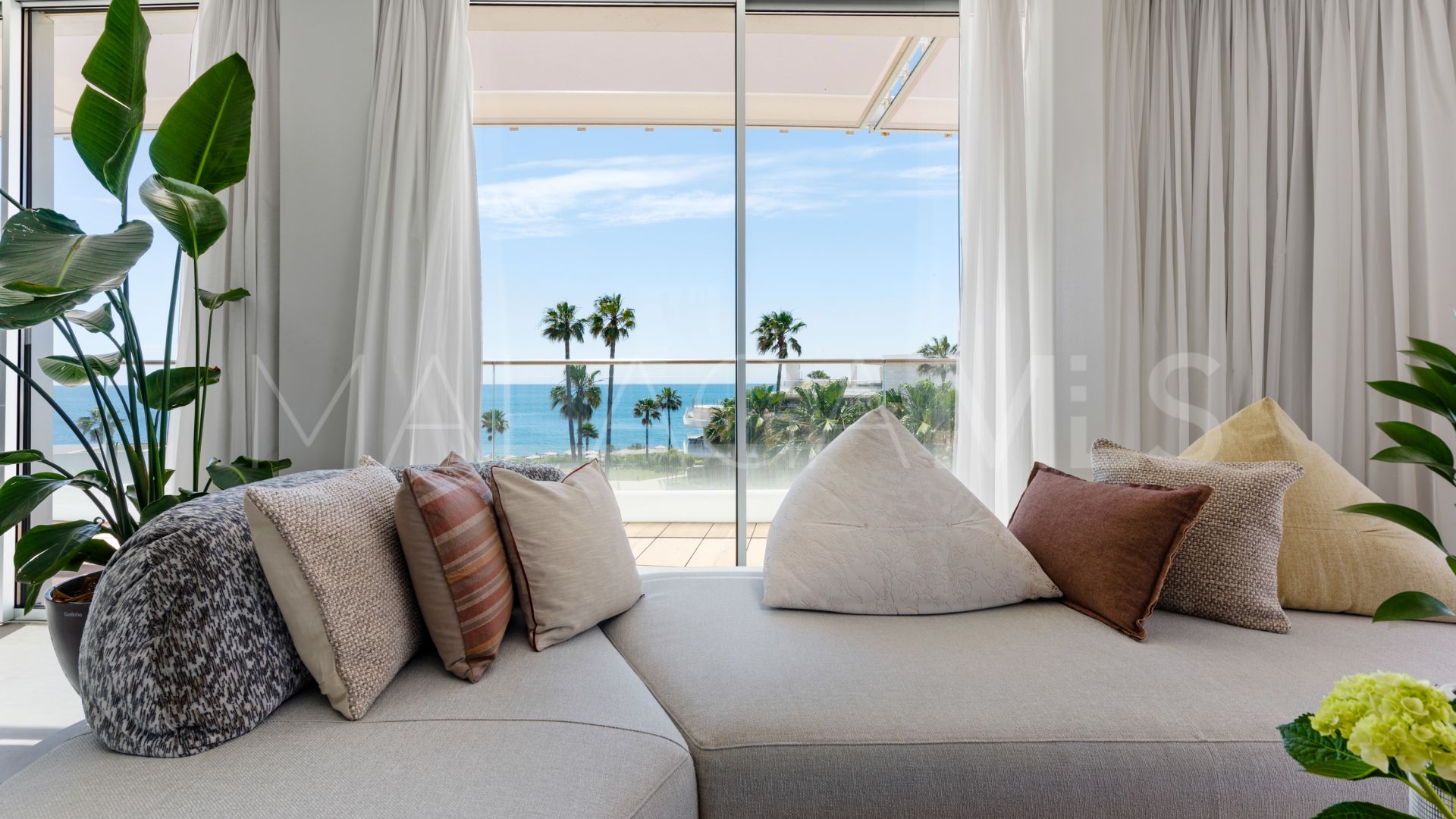 Takvåning for sale in The Edge