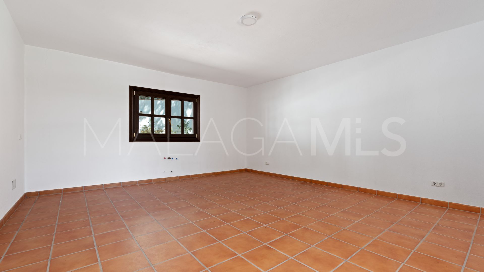 Buy villa in Casares Montaña with 4 bedrooms