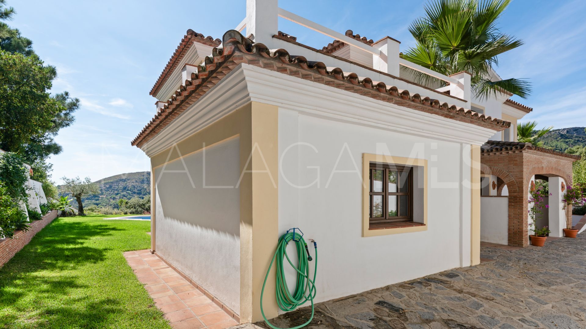 Buy villa in Casares Montaña with 4 bedrooms
