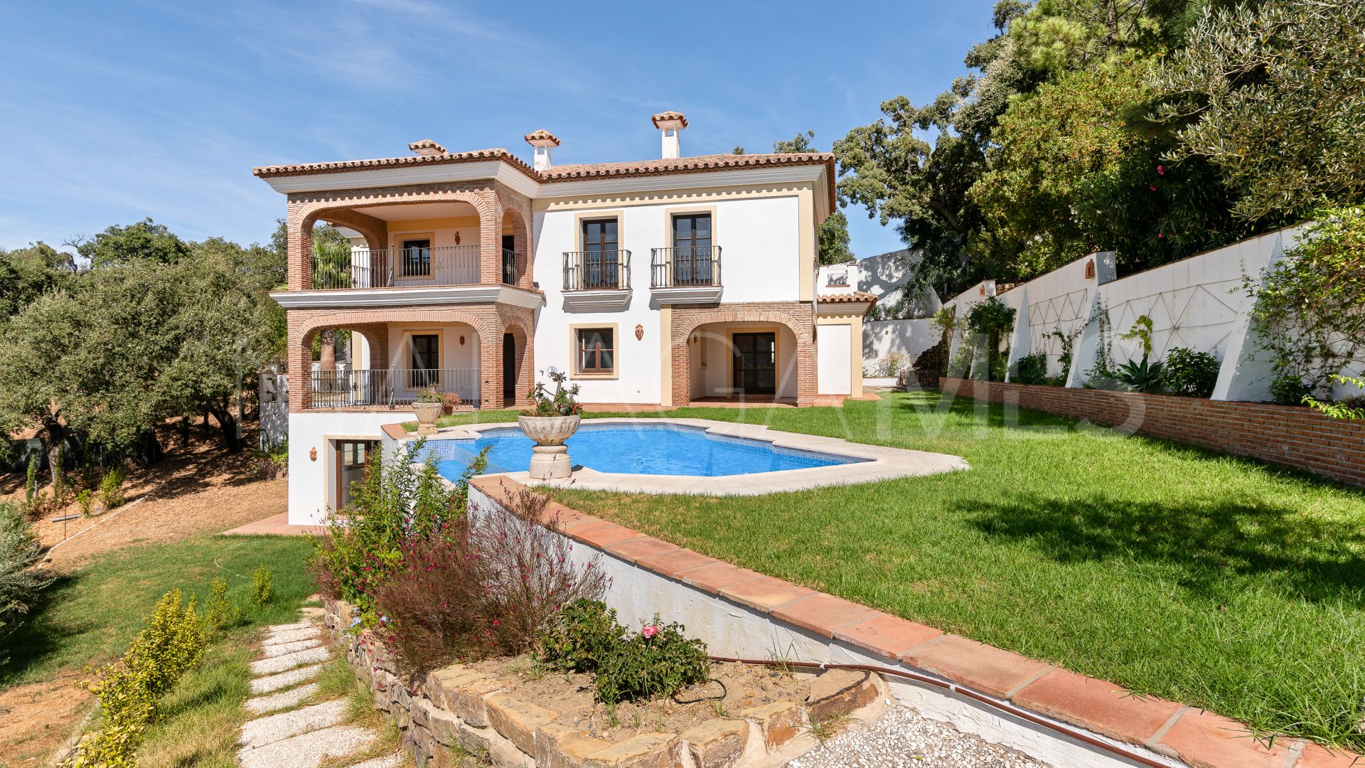 Buy villa in Casares Montaña with 4 bedrooms