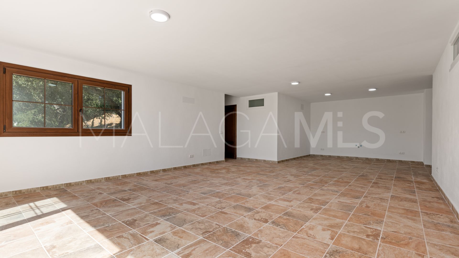Buy villa in Casares Montaña with 4 bedrooms
