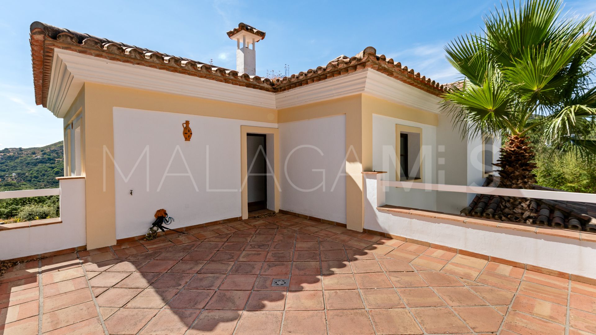 Buy villa in Casares Montaña with 4 bedrooms