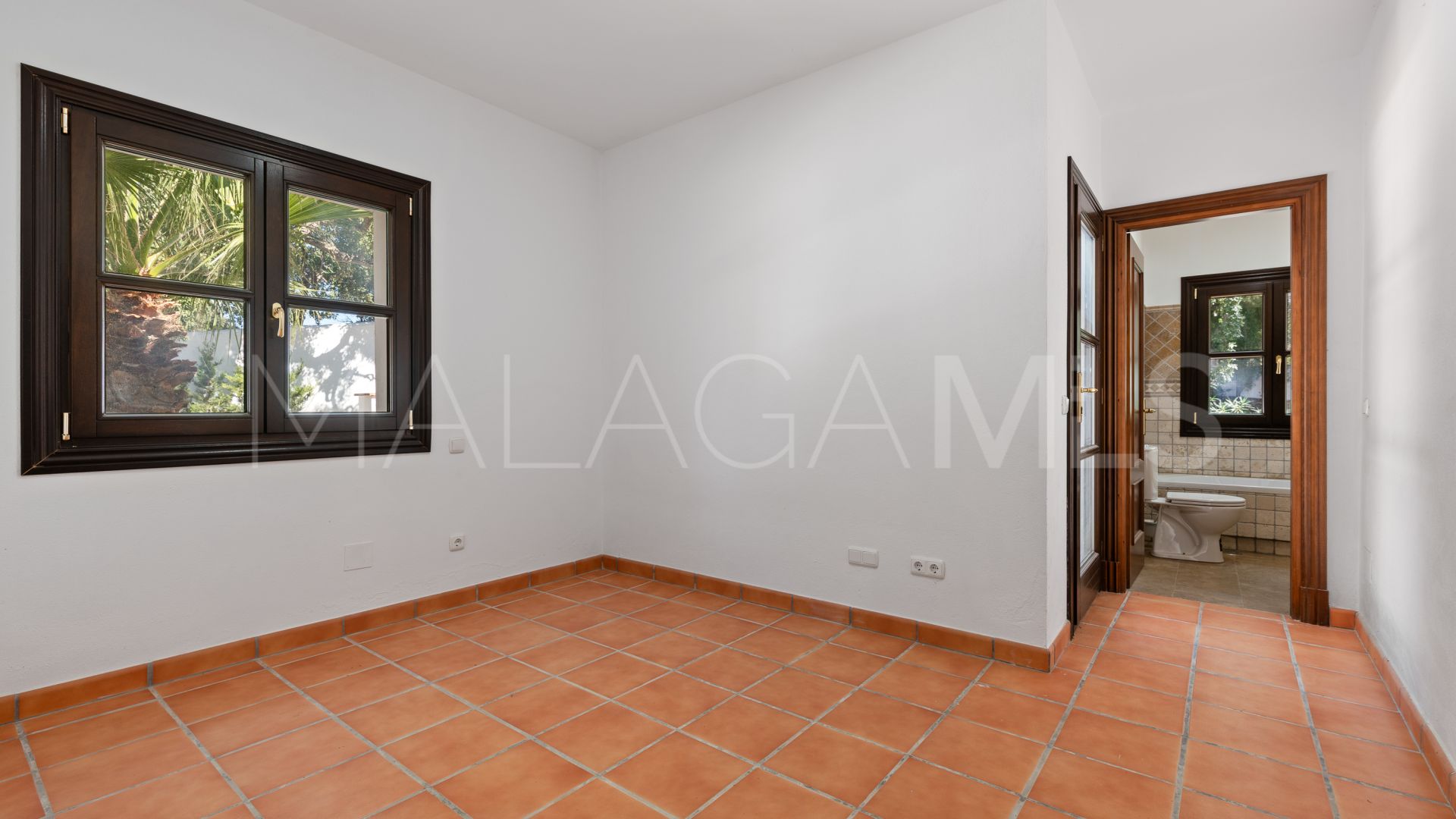 Buy villa in Casares Montaña with 4 bedrooms