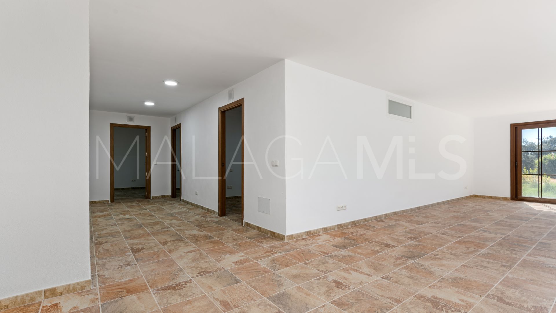 Buy villa in Casares Montaña with 4 bedrooms