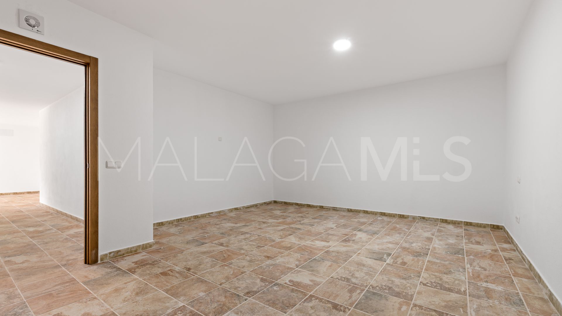 Buy villa in Casares Montaña with 4 bedrooms