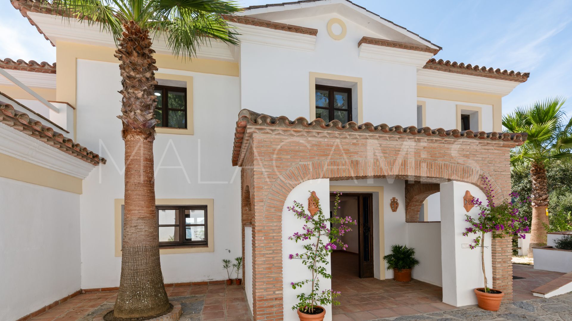 Buy villa in Casares Montaña with 4 bedrooms