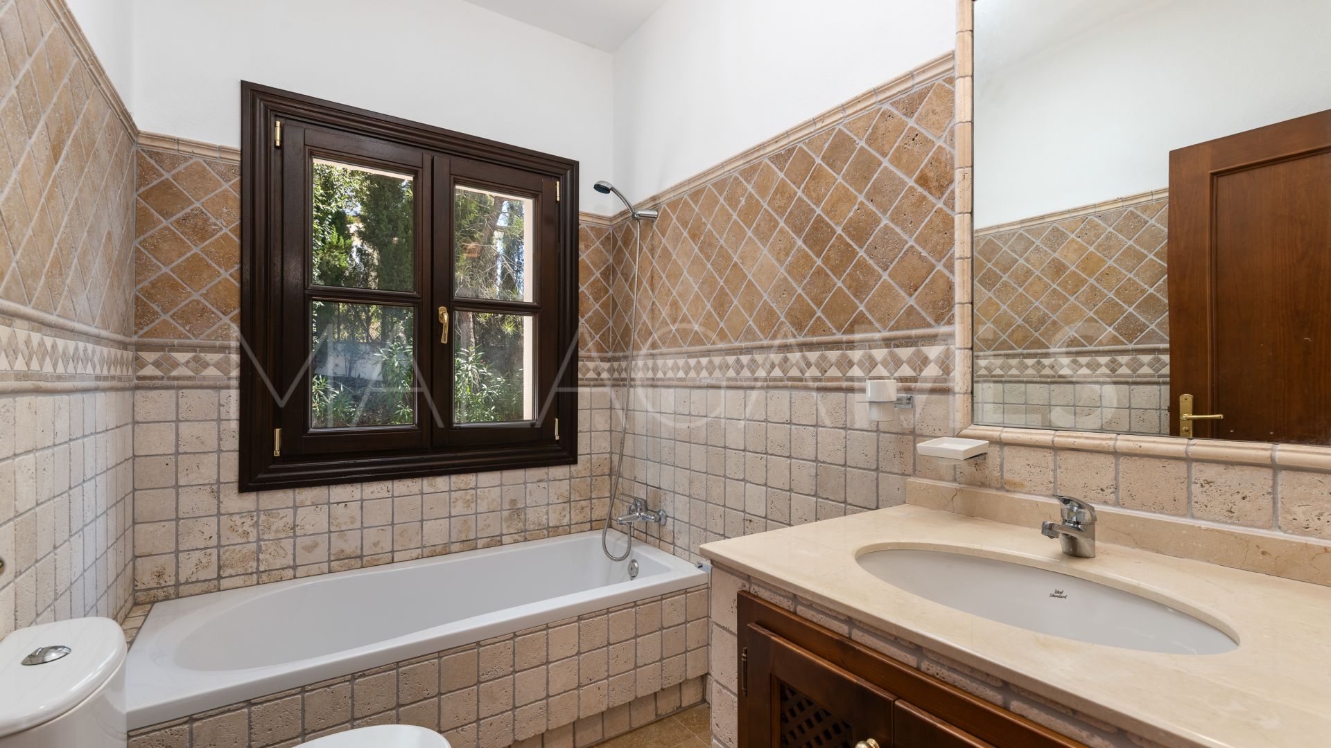 Buy villa in Casares Montaña with 4 bedrooms