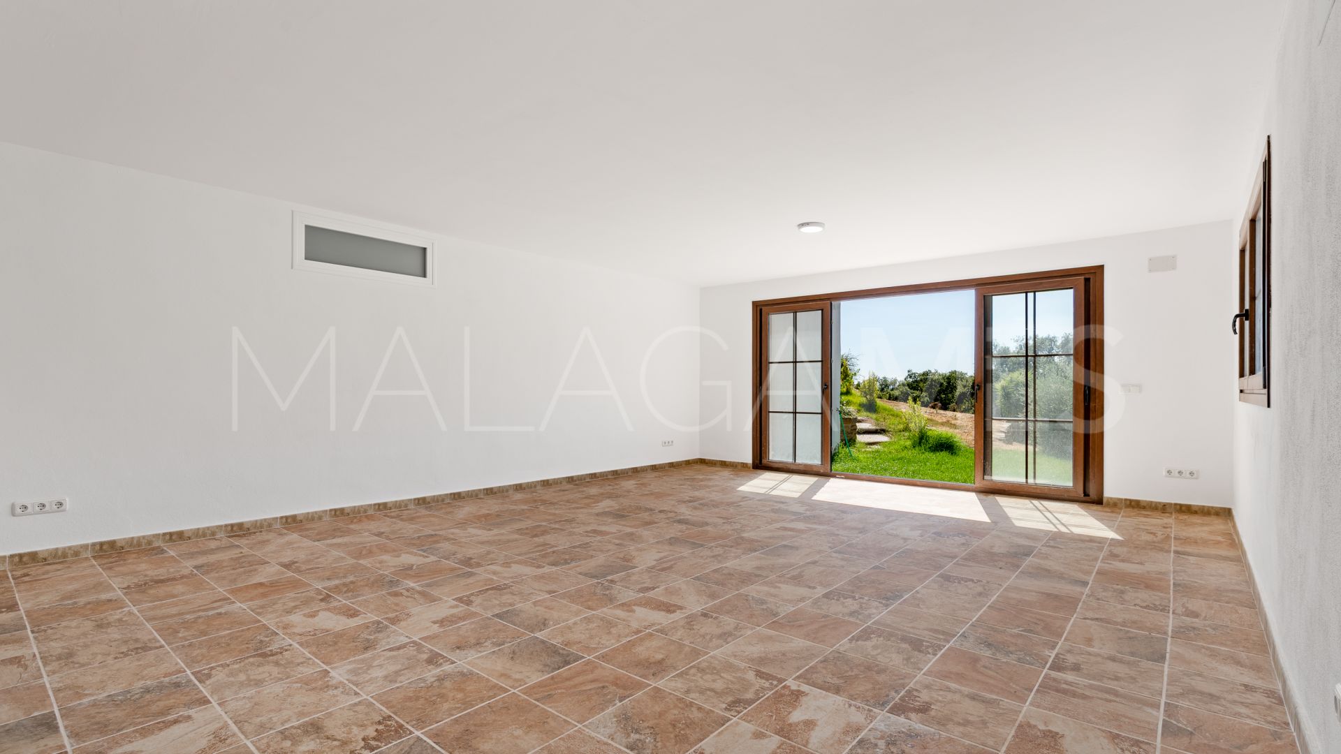 Buy villa in Casares Montaña with 4 bedrooms