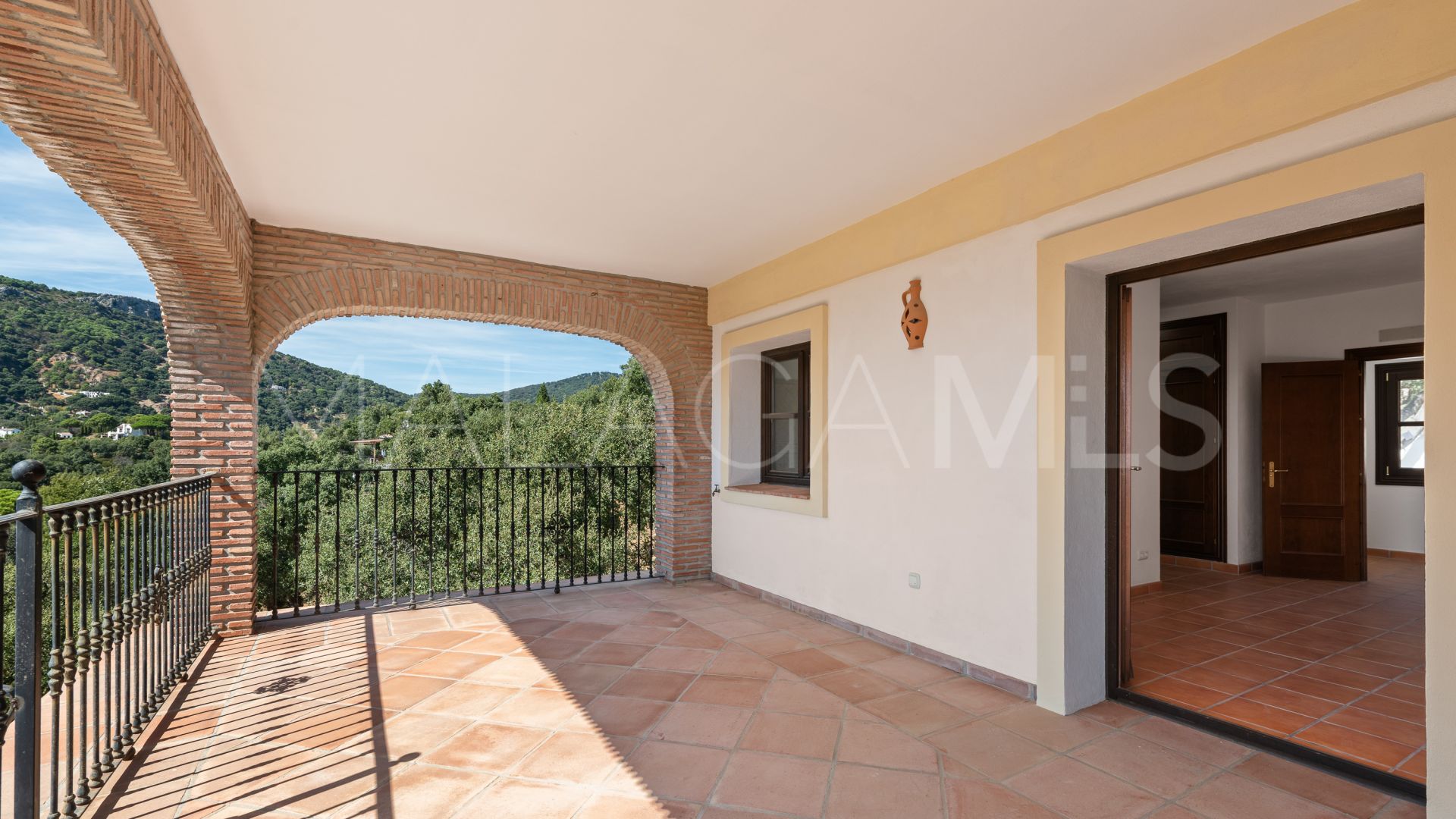 Buy villa in Casares Montaña with 4 bedrooms