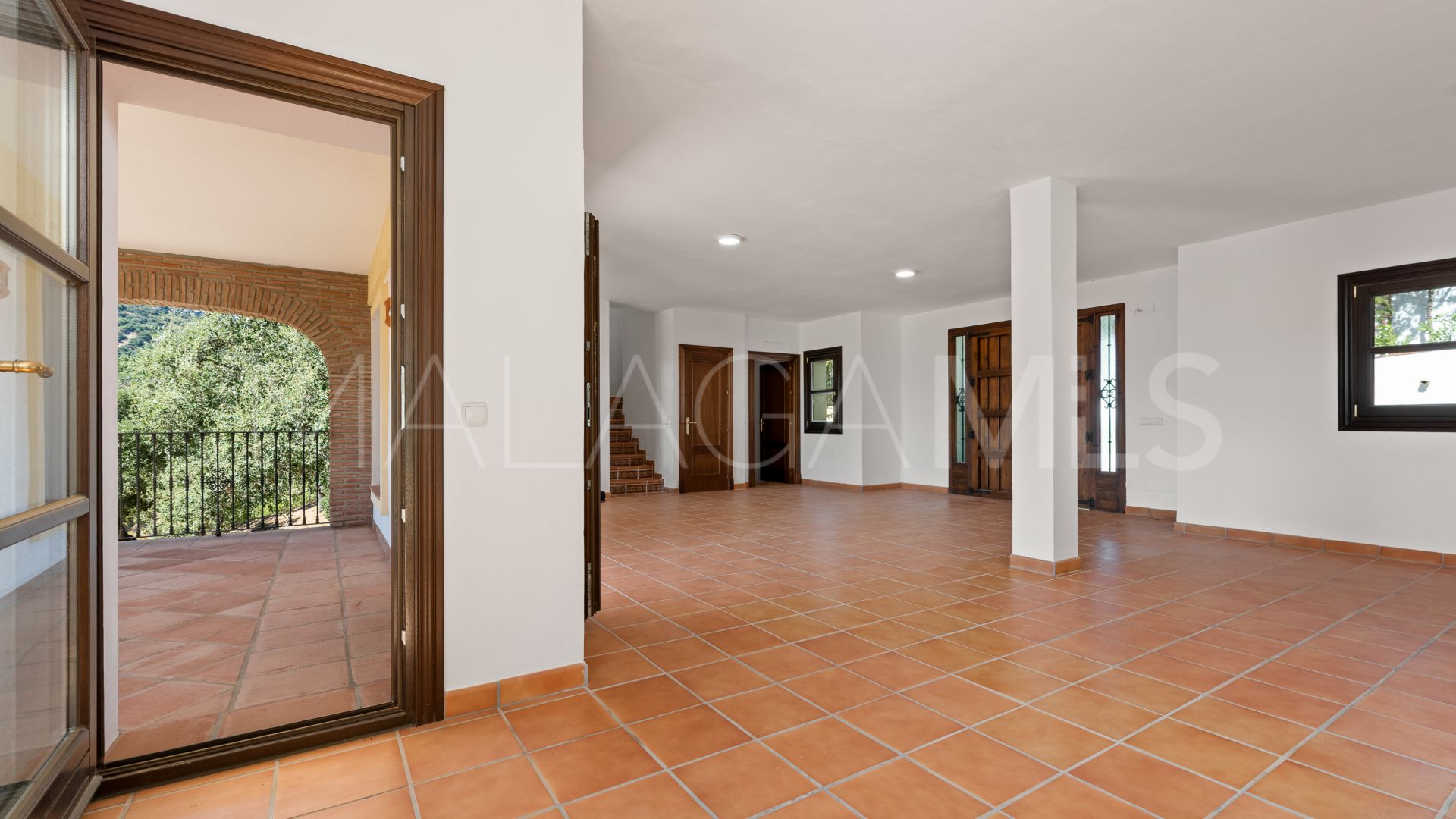 Buy villa in Casares Montaña with 4 bedrooms
