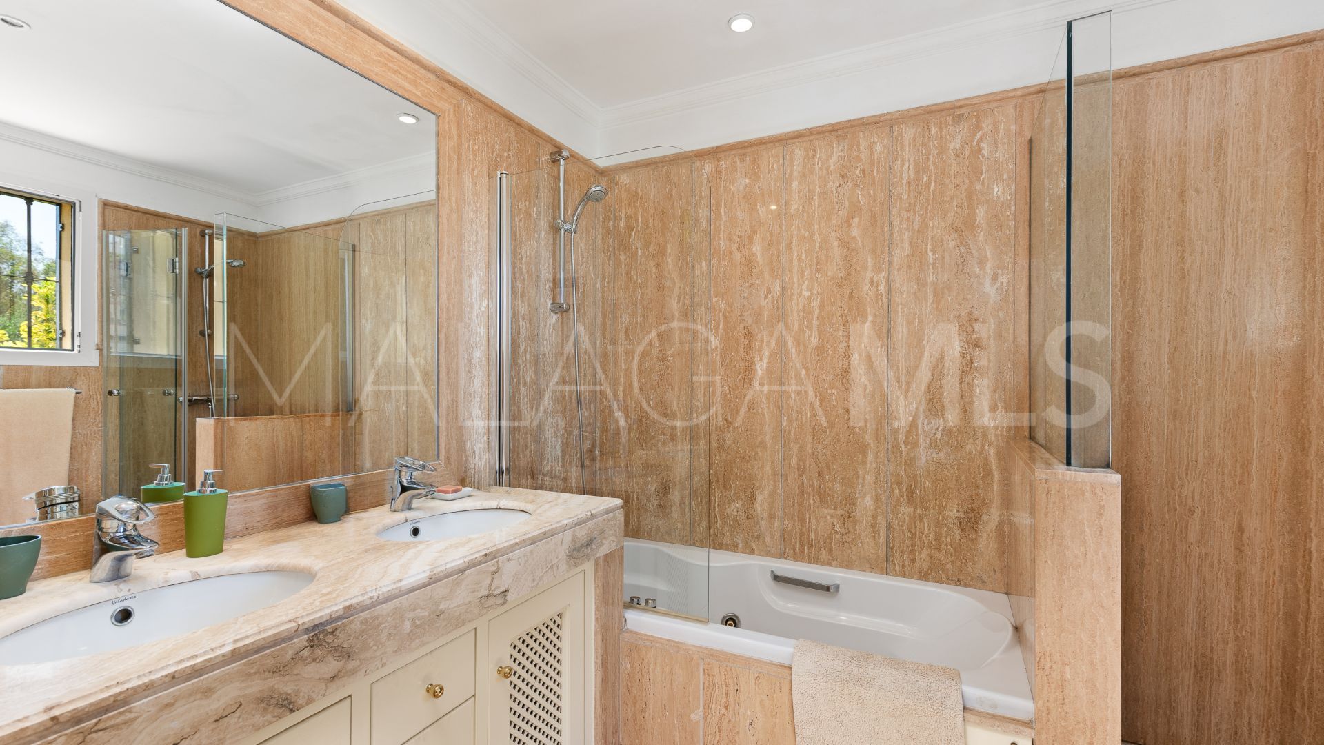 Appartement rez de chaussée for sale in Majestic