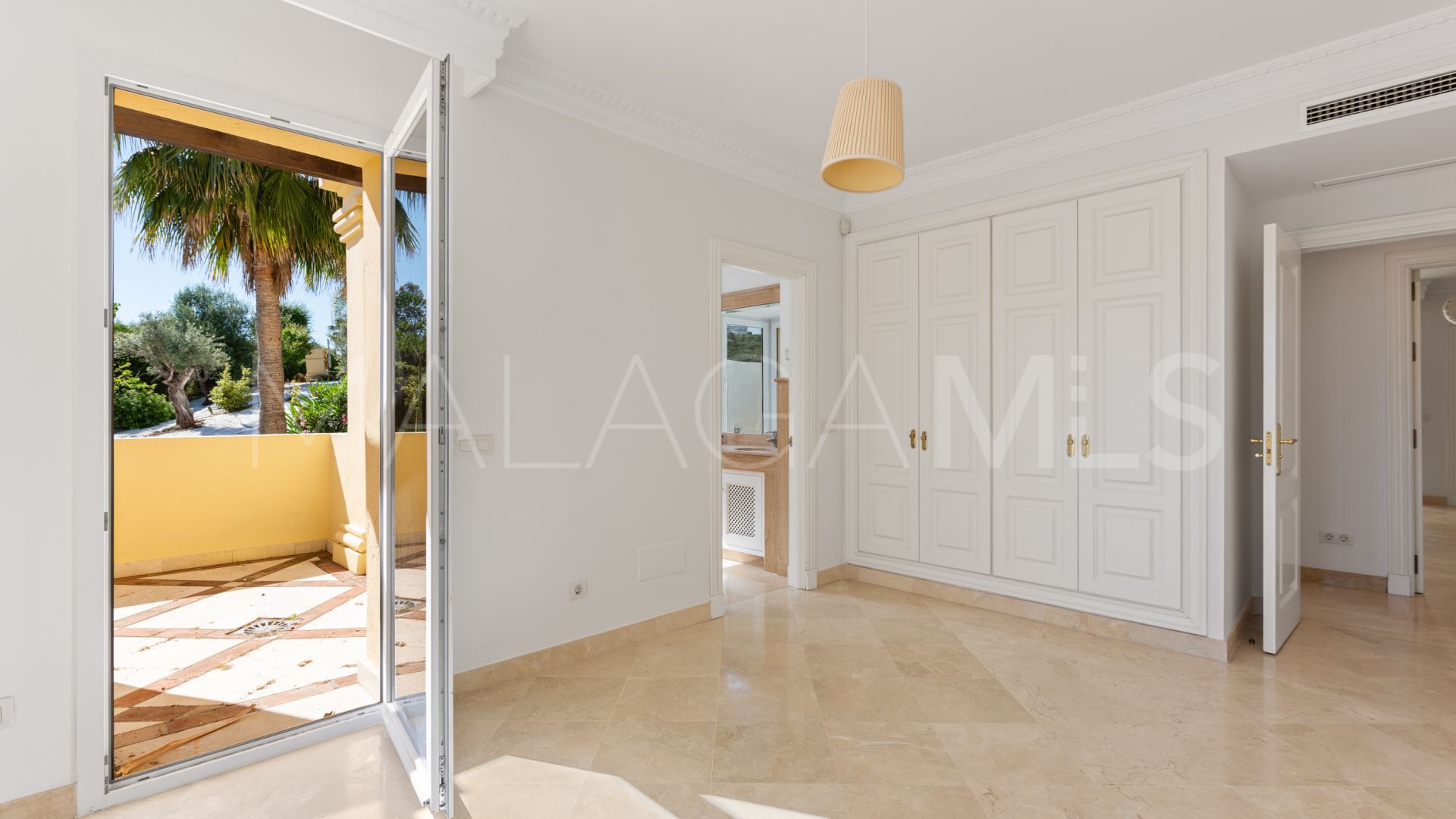 Apartment for sale in Majestic with 3 bedrooms