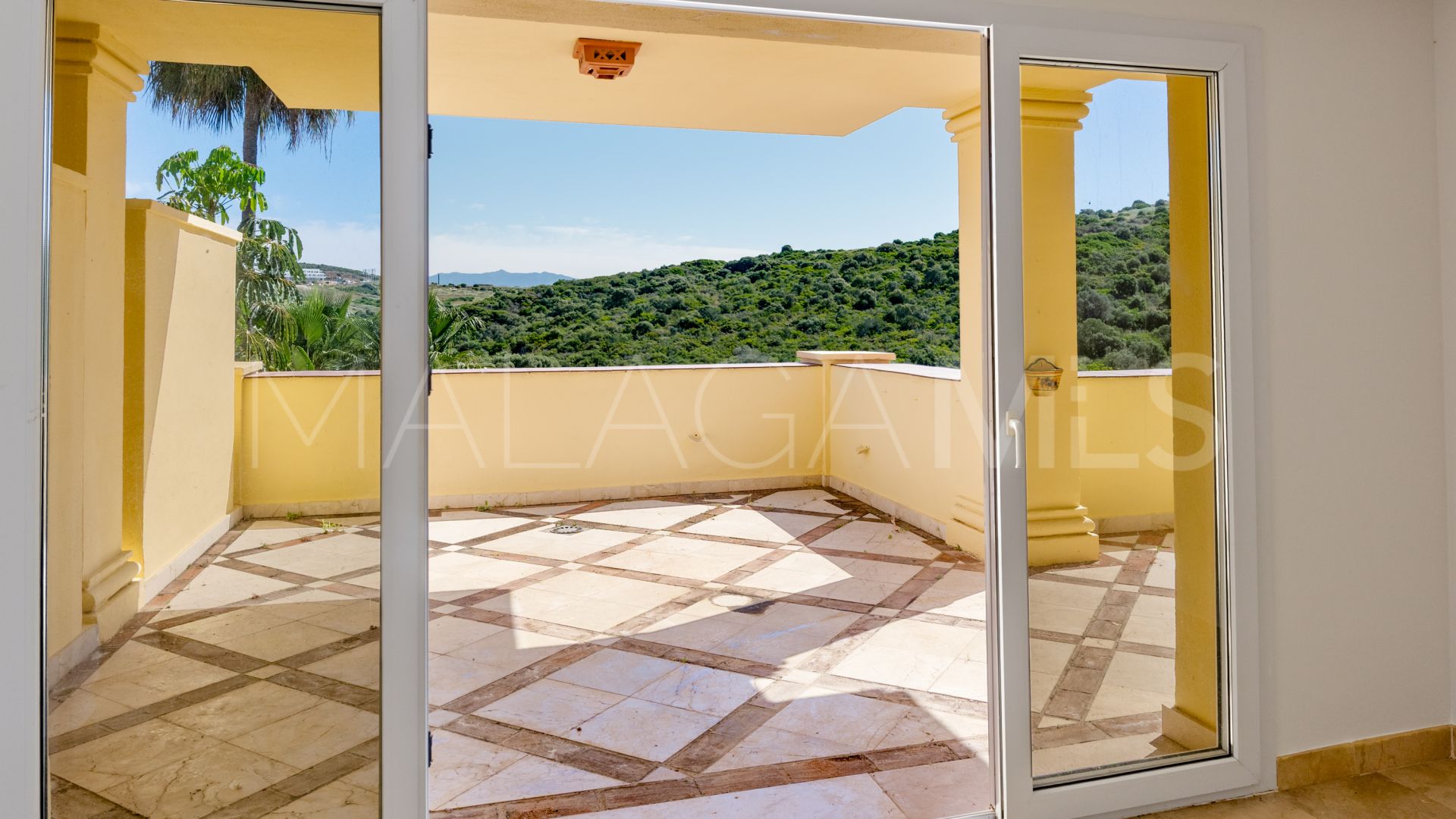 Apartment for sale in Majestic with 3 bedrooms