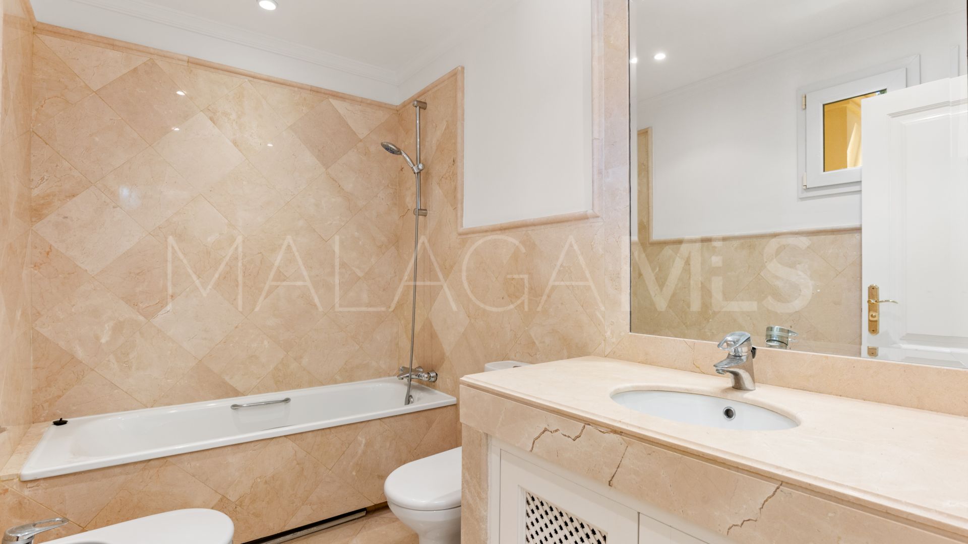 Apartment for sale in Majestic with 3 bedrooms