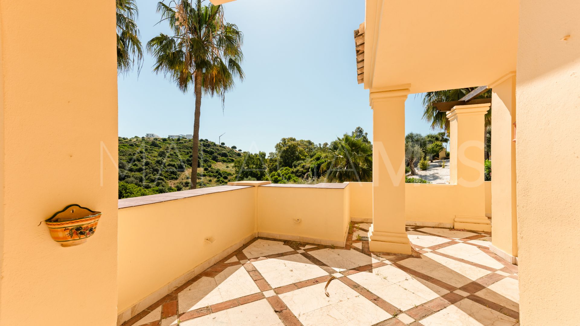 Apartment for sale in Majestic with 3 bedrooms