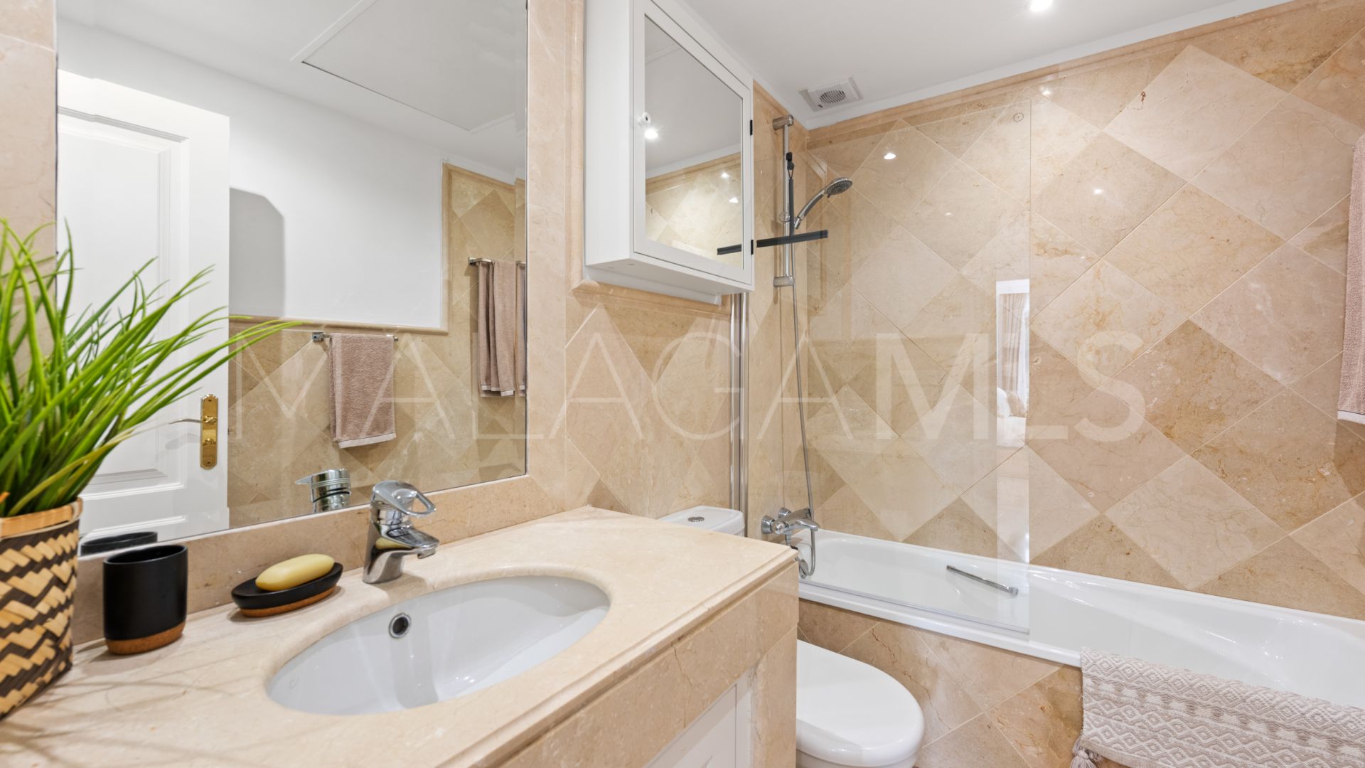 Erdgeschosswohnung for sale in Majestic