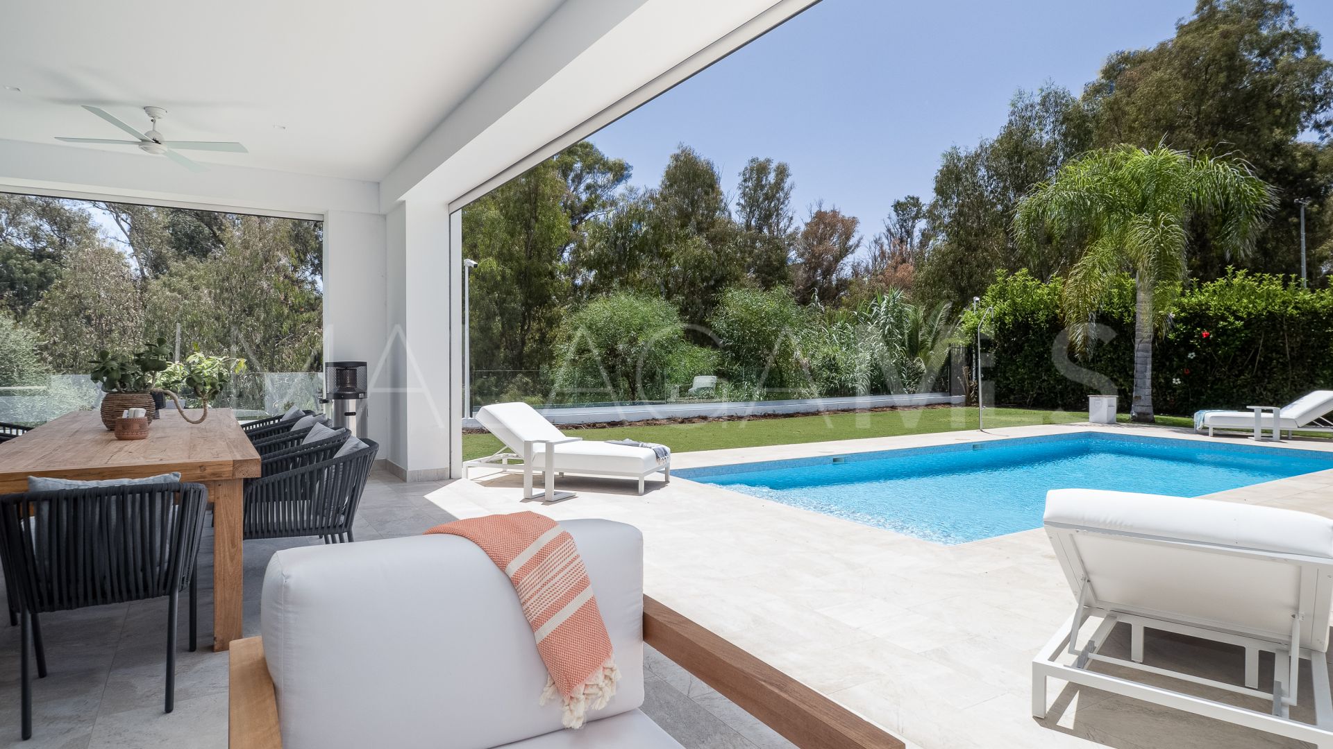 Villa for sale in Casasola
