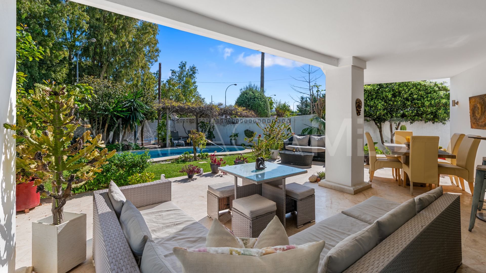 Se vende villa in Linda Vista Baja with 5 bedrooms