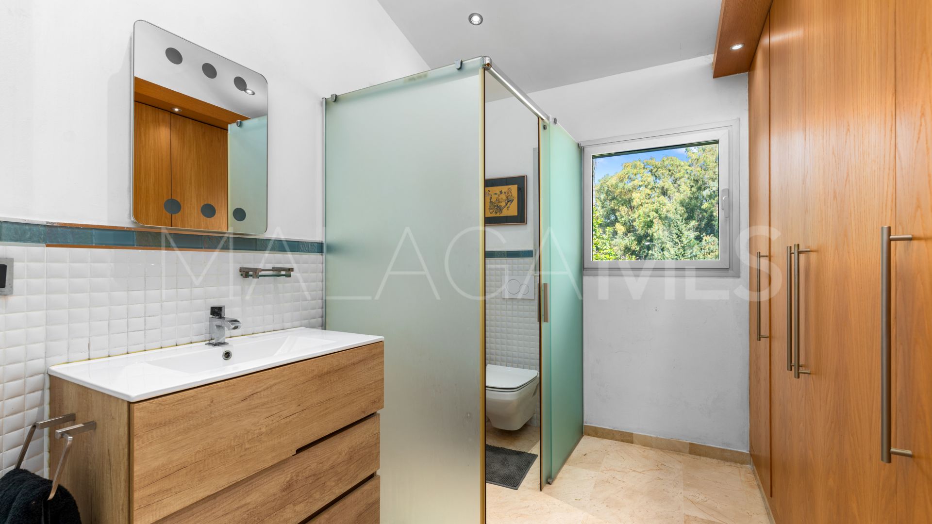 Se vende villa in Linda Vista Baja with 5 bedrooms