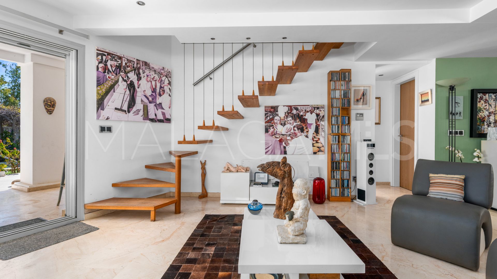 Se vende villa in Linda Vista Baja with 5 bedrooms