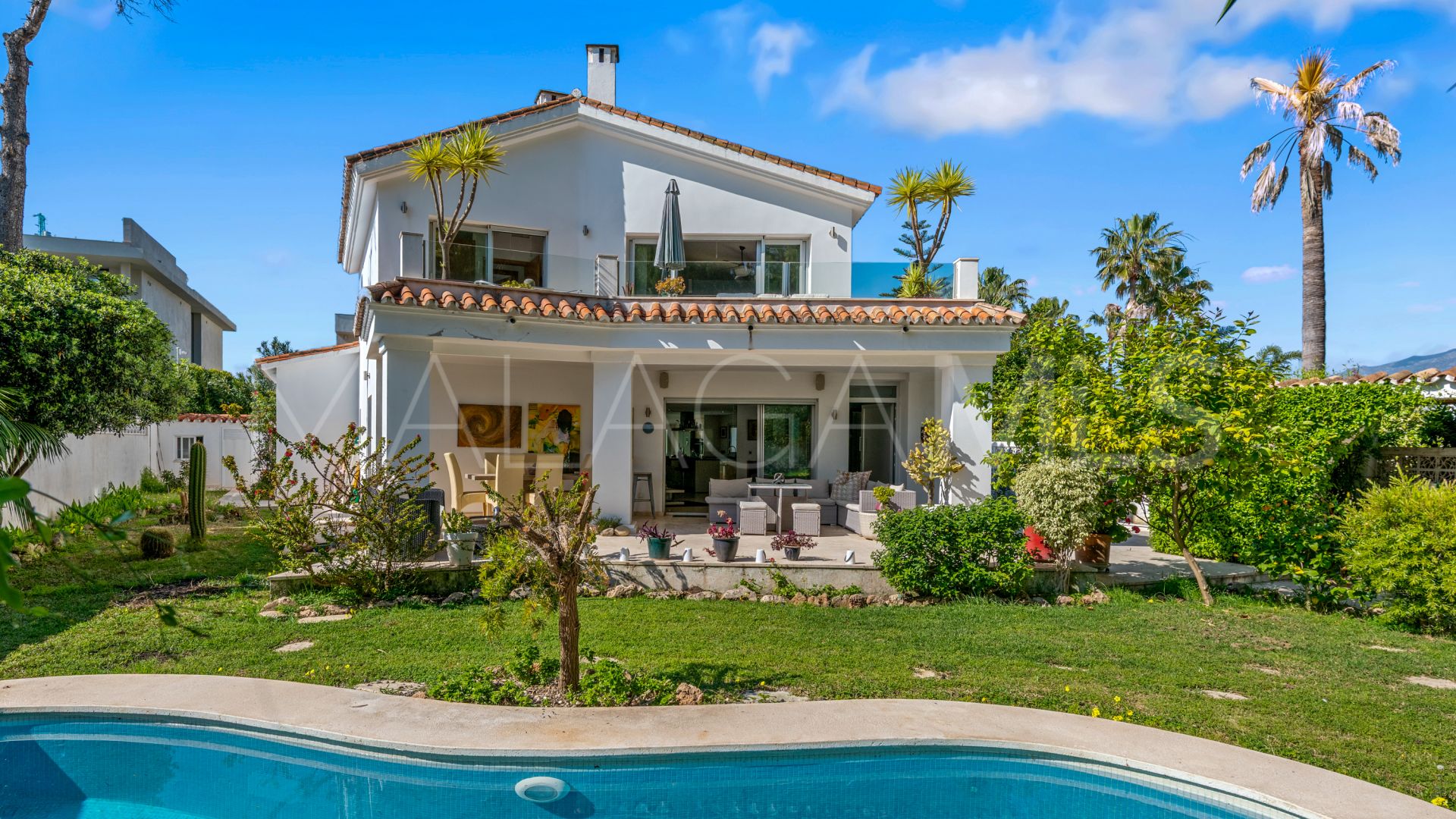 Se vende villa in Linda Vista Baja with 5 bedrooms