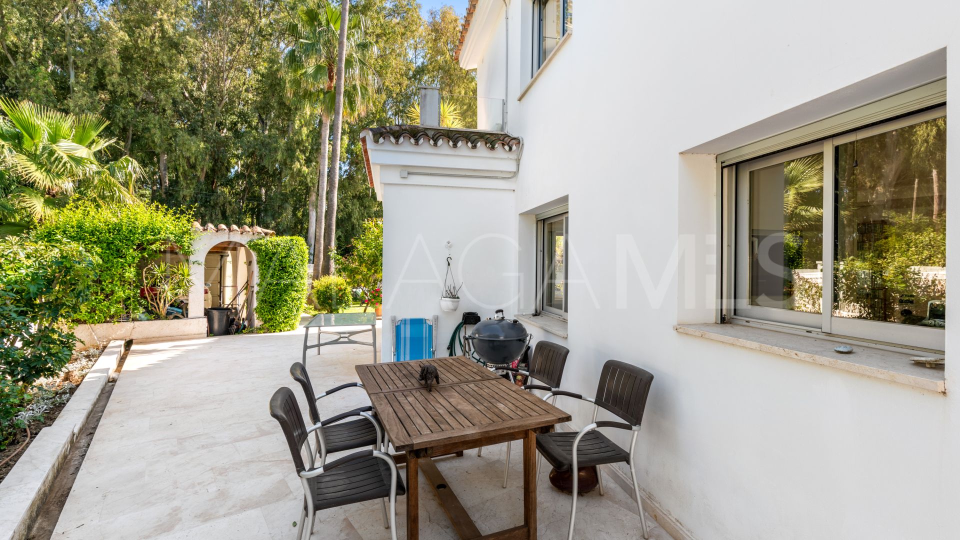 Se vende villa in Linda Vista Baja with 5 bedrooms