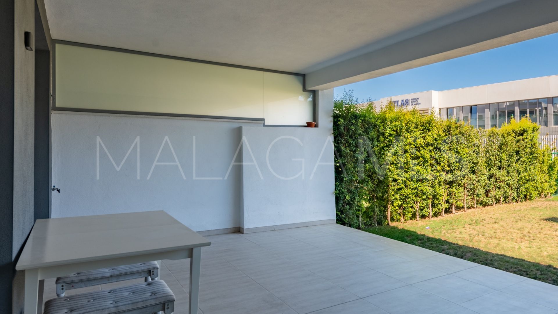 Se vende apartamento planta baja with 2 bedrooms in Selwo