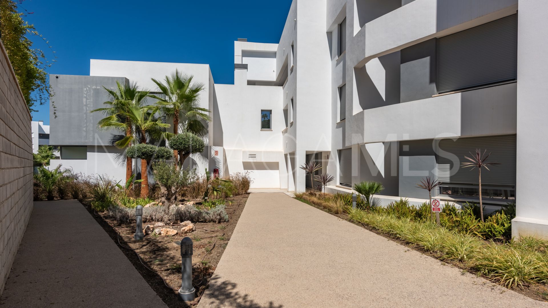 Apartamento planta baja a la venta in Selwo with 2 bedrooms