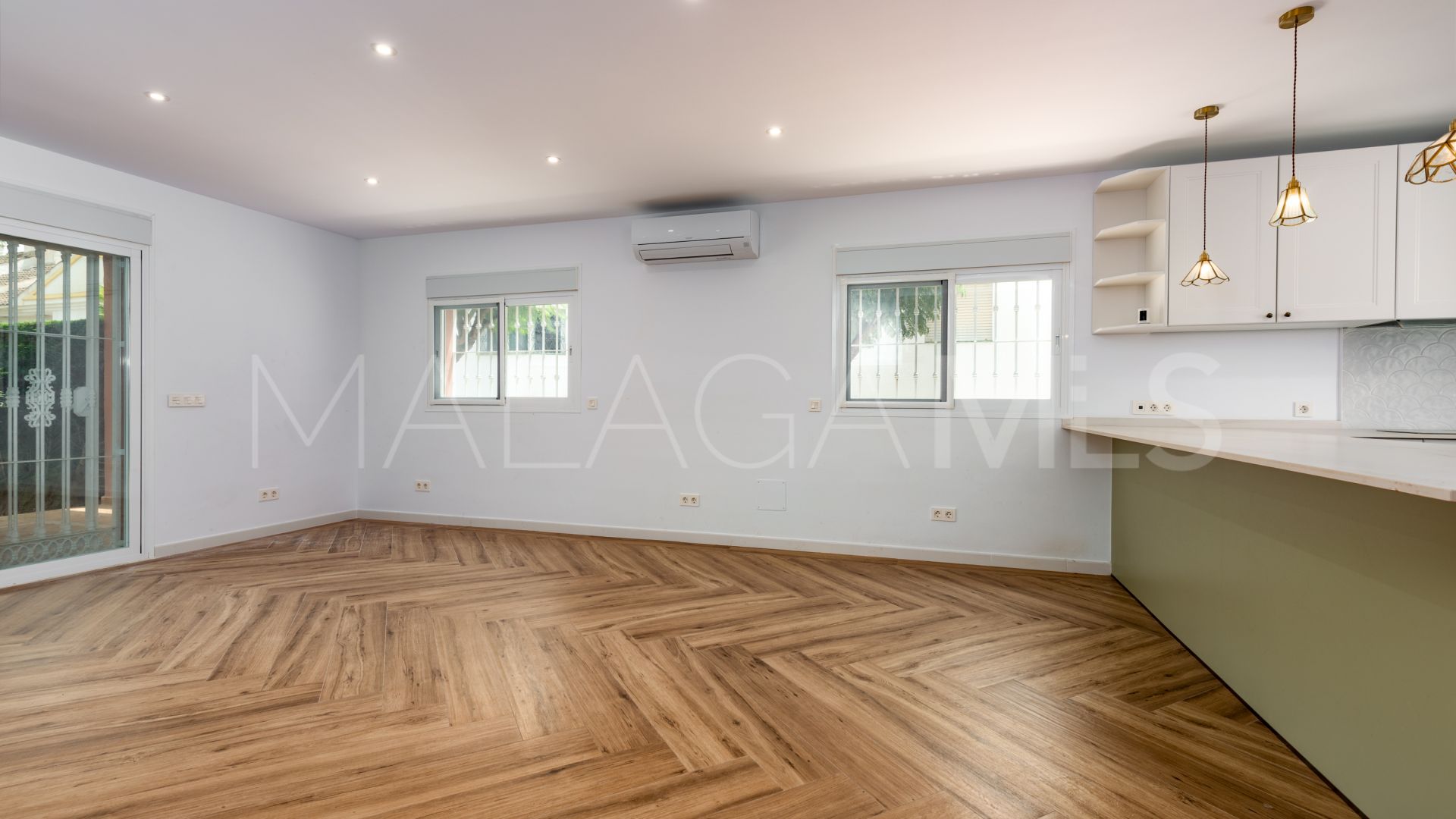 Parhus for sale in Jardines del Golf