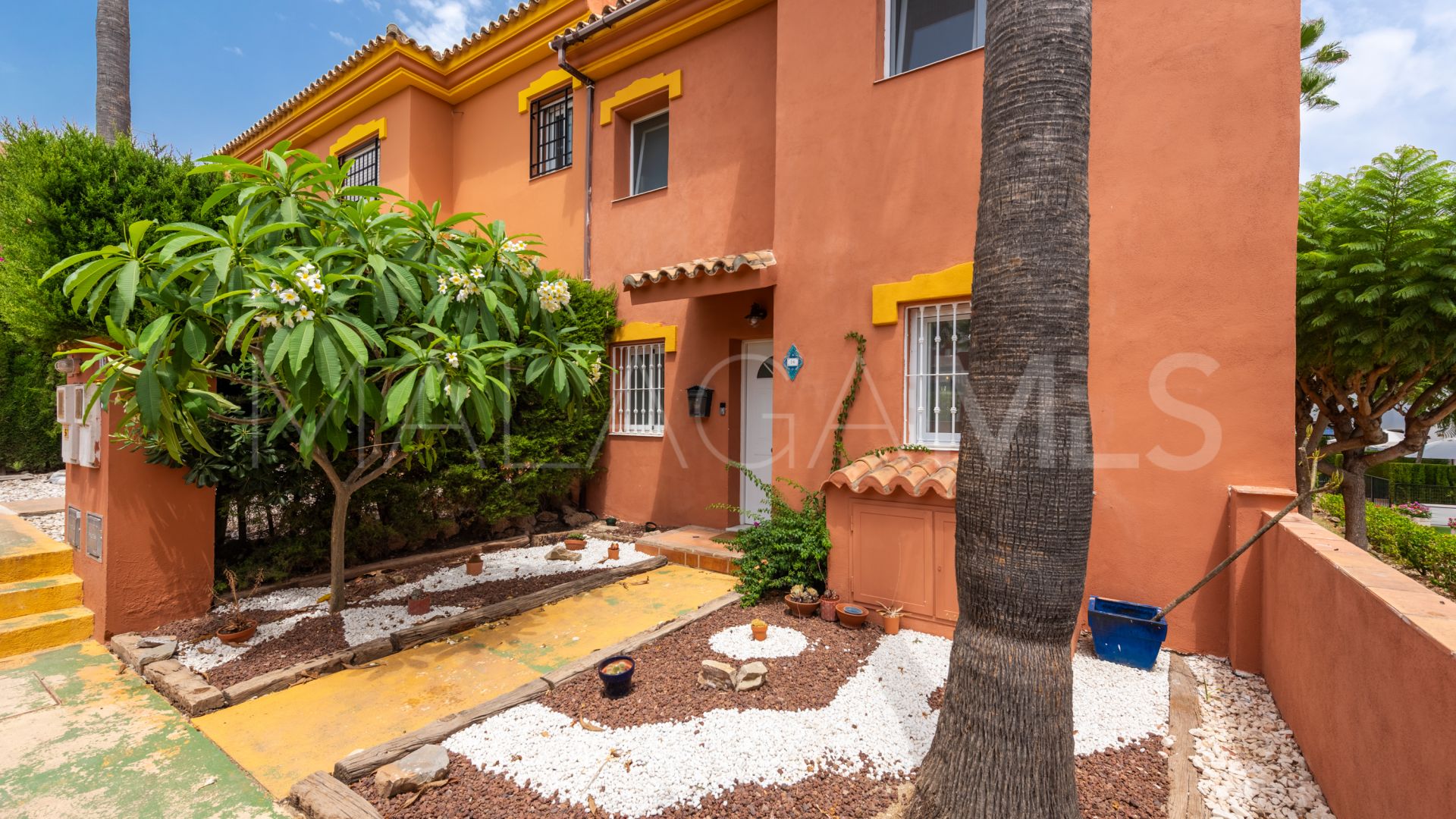 Se vende pareado in Jardines del Golf with 3 bedrooms