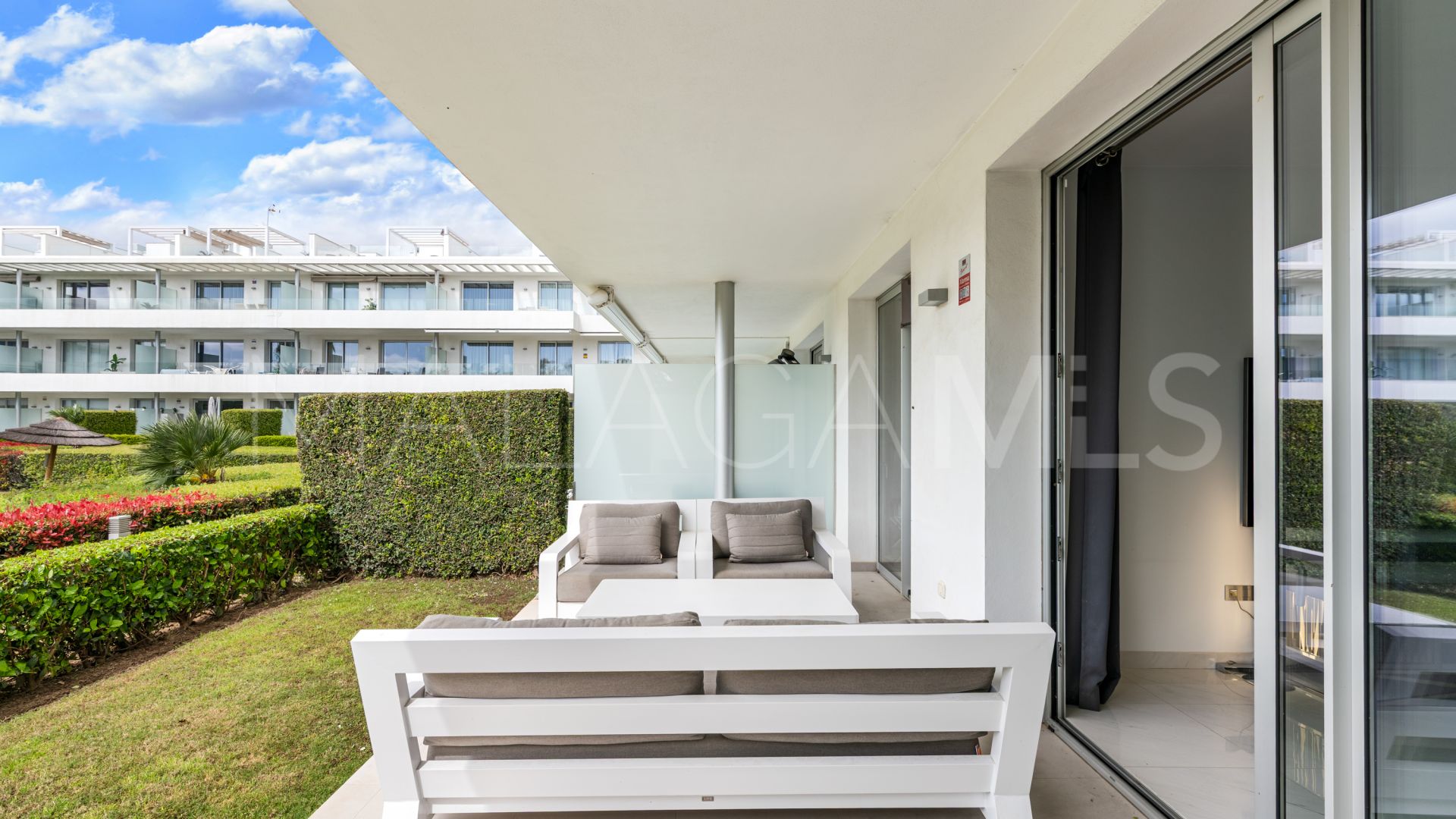 Belaire 2 bedrooms ground floor apartment for sale