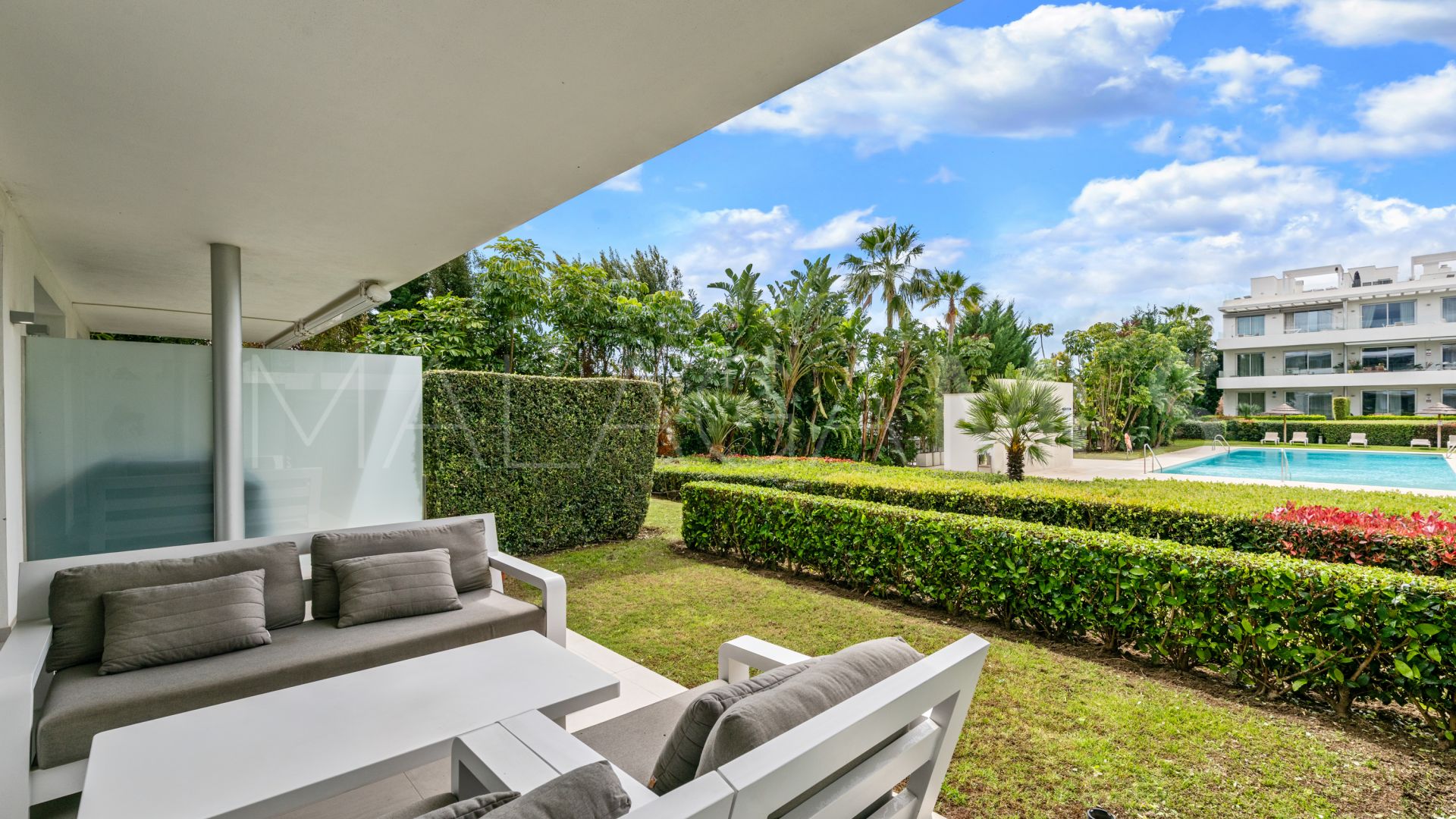 Belaire 2 bedrooms ground floor apartment for sale