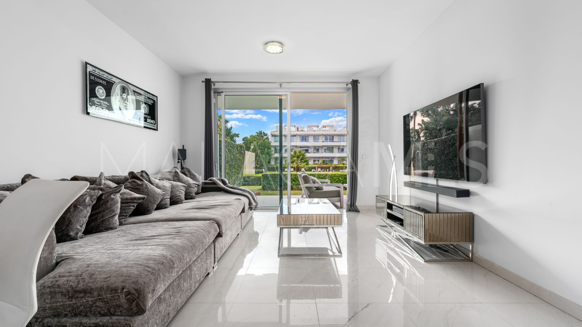 Belaire 2 bedrooms ground floor apartment for sale