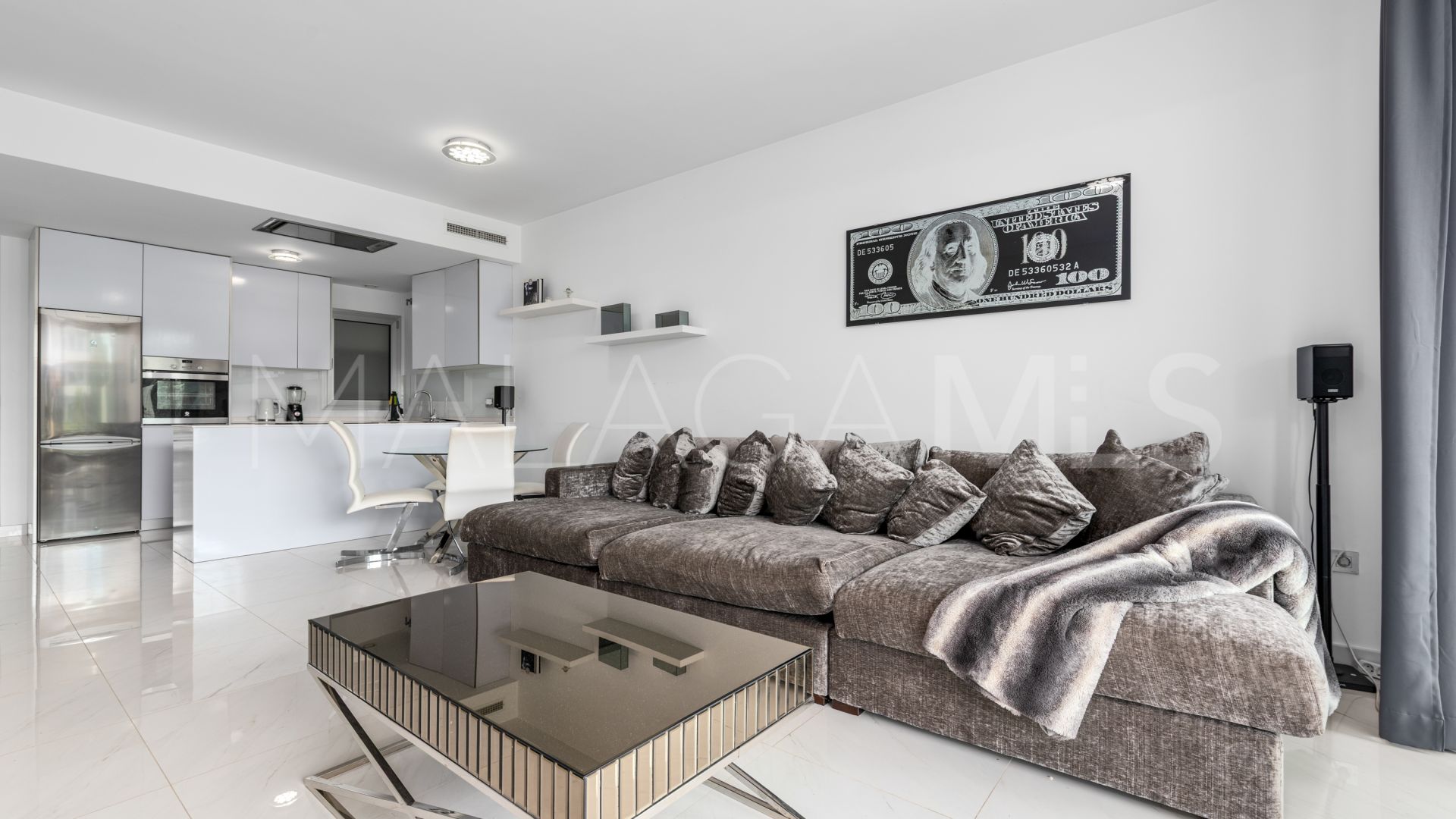 Belaire 2 bedrooms ground floor apartment for sale