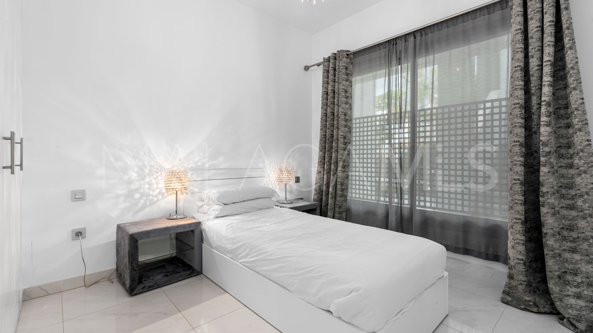 Belaire 2 bedrooms ground floor apartment for sale