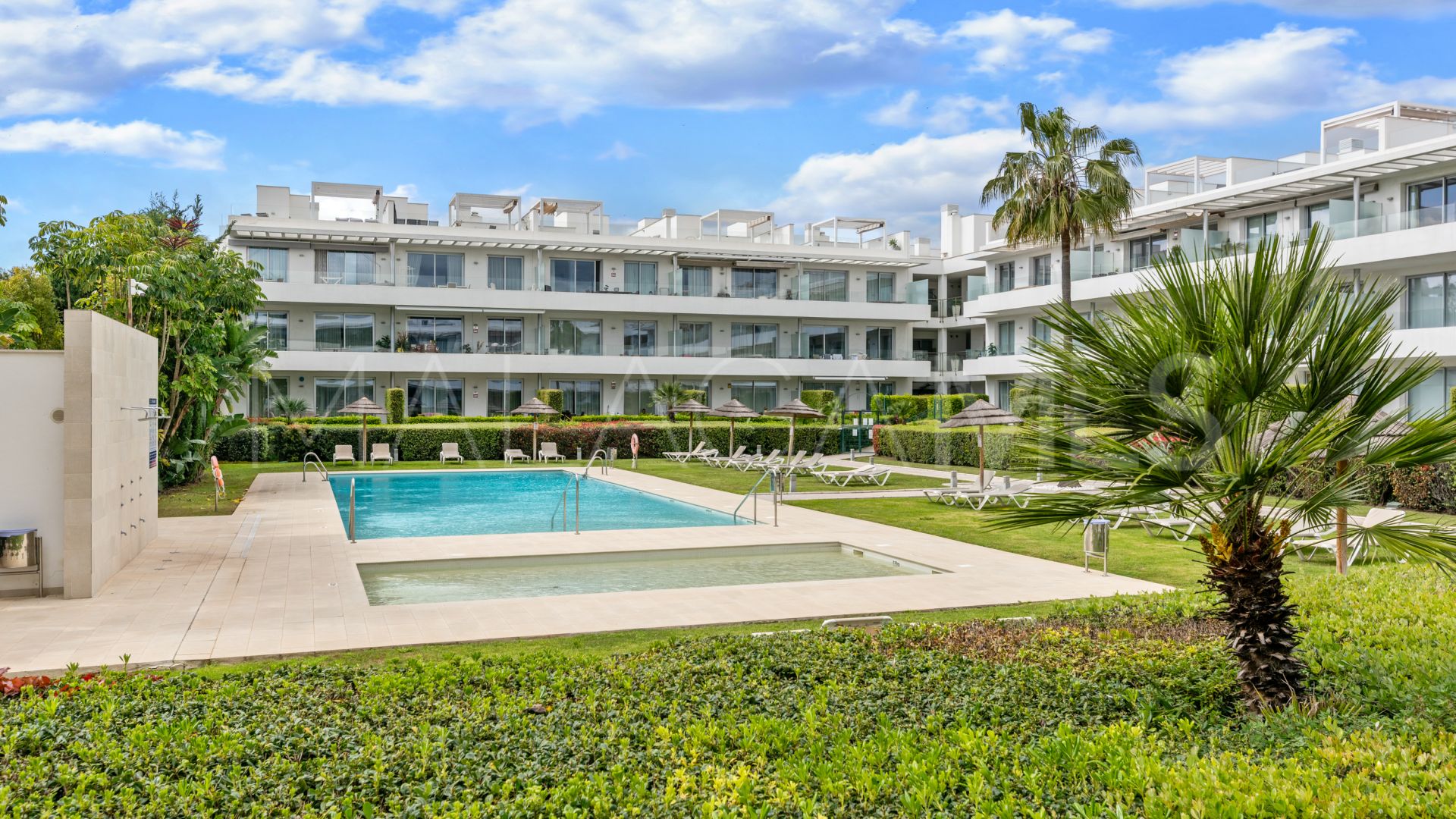 Belaire 2 bedrooms ground floor apartment for sale