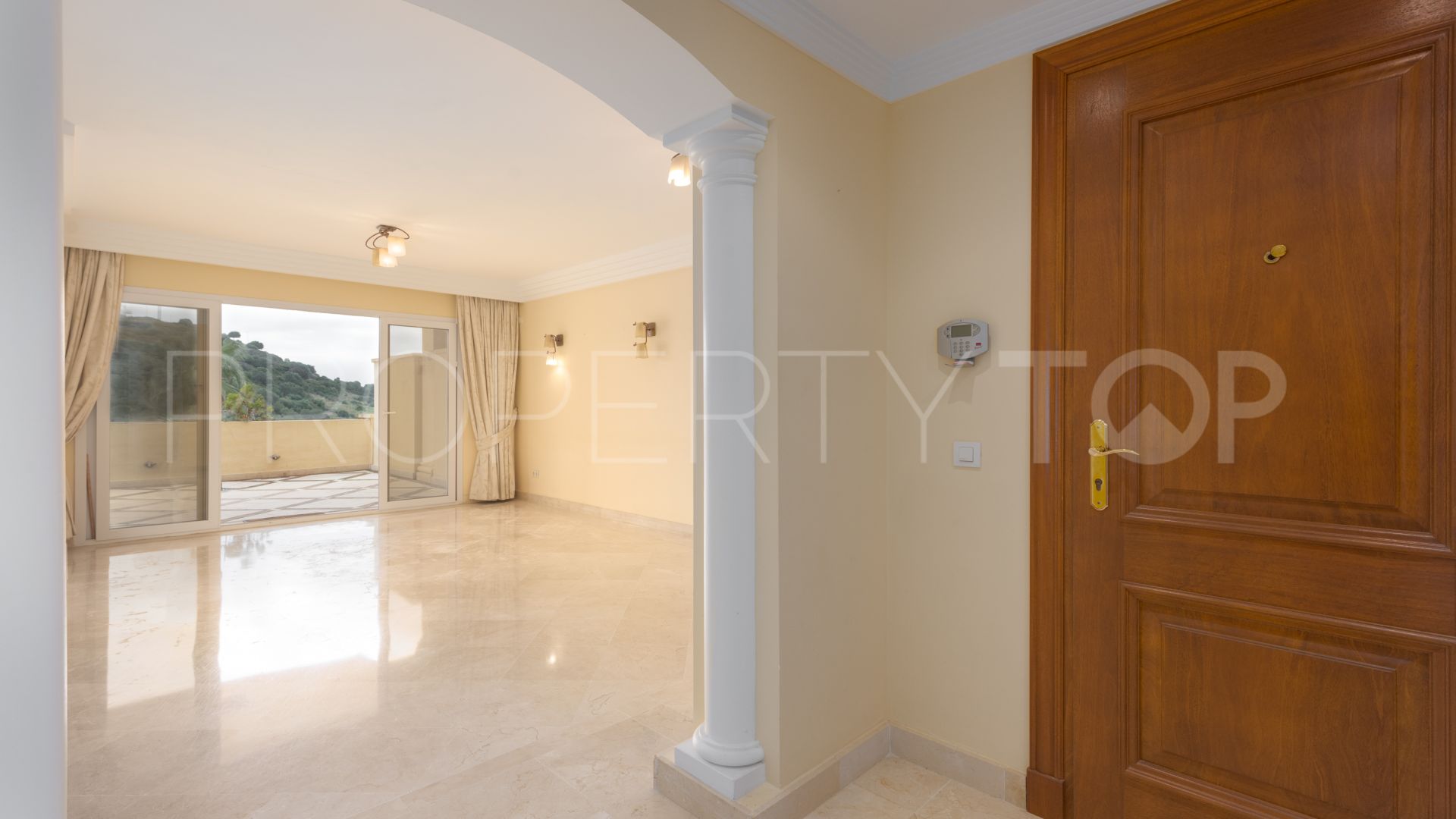 Apartment for sale in Majestic with 3 bedrooms