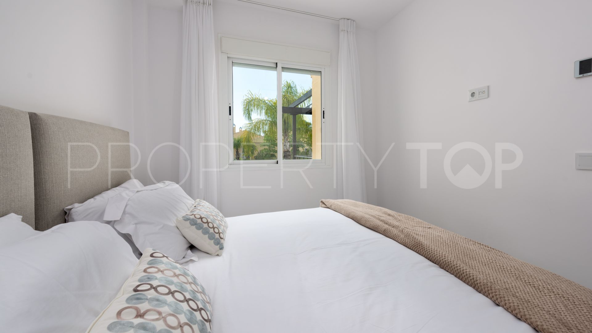 4 bedrooms Azalea Beach town house for sale