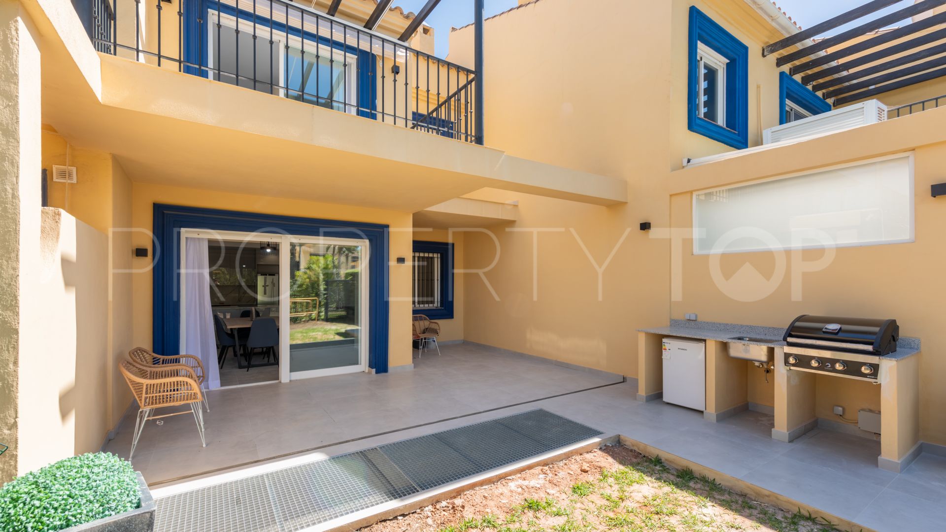 4 bedrooms Azalea Beach town house for sale