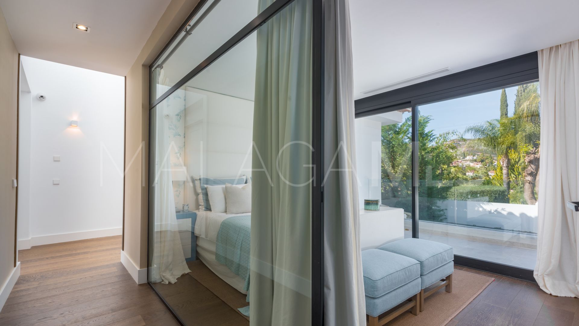 Villa for sale in Nueva Andalucia