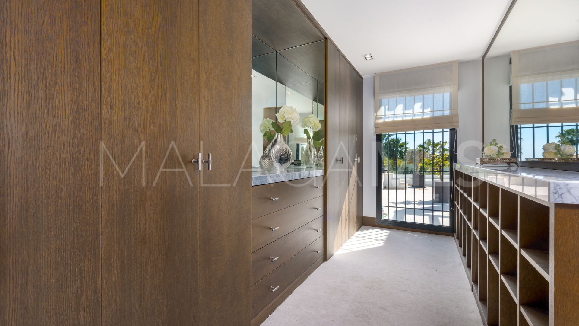 Villa for sale in Nueva Andalucia